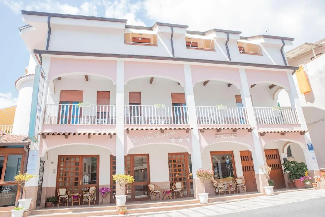 Property building in Hotel Le Tre Caravelle