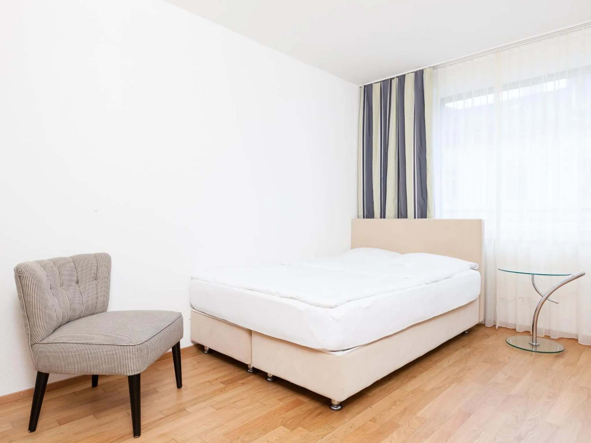 Bed in Swiss Star Longstreet - Self Check-In