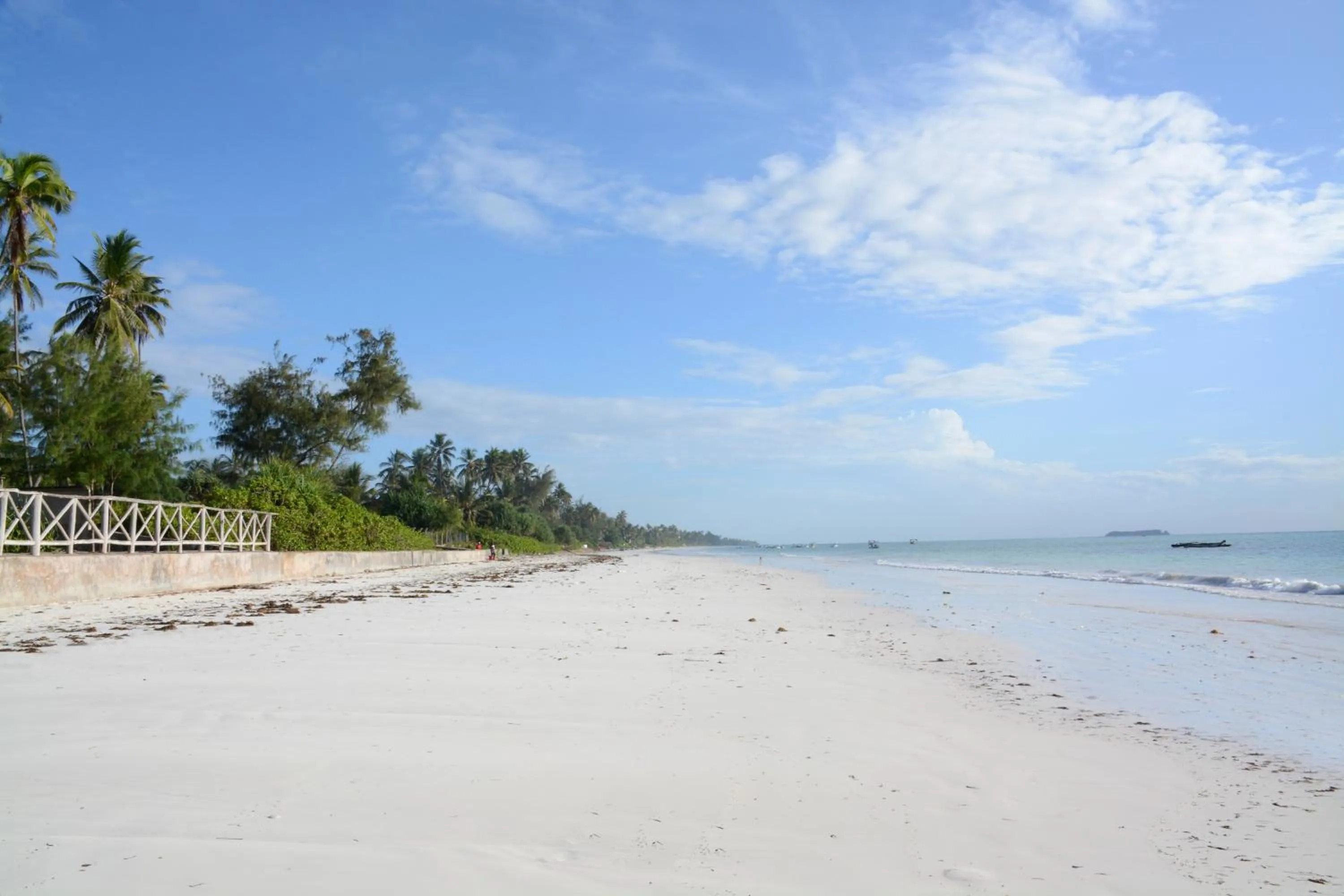 Beach in Zanzibar Bahari Villas