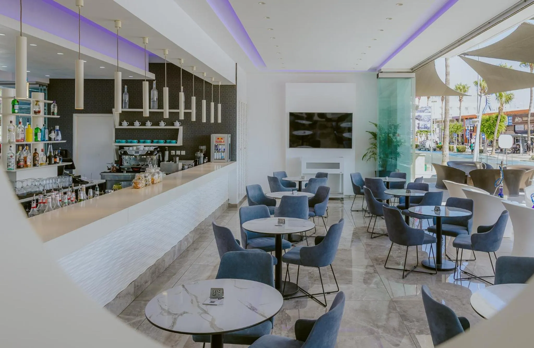 Lounge or bar in River Rock Hotel