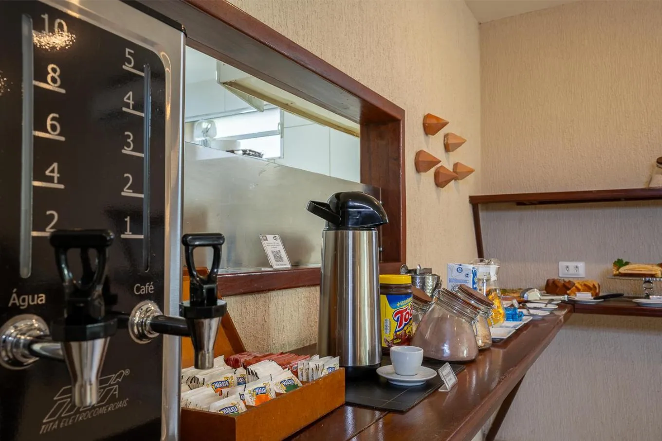 Buffet breakfast in Pousada Malibu