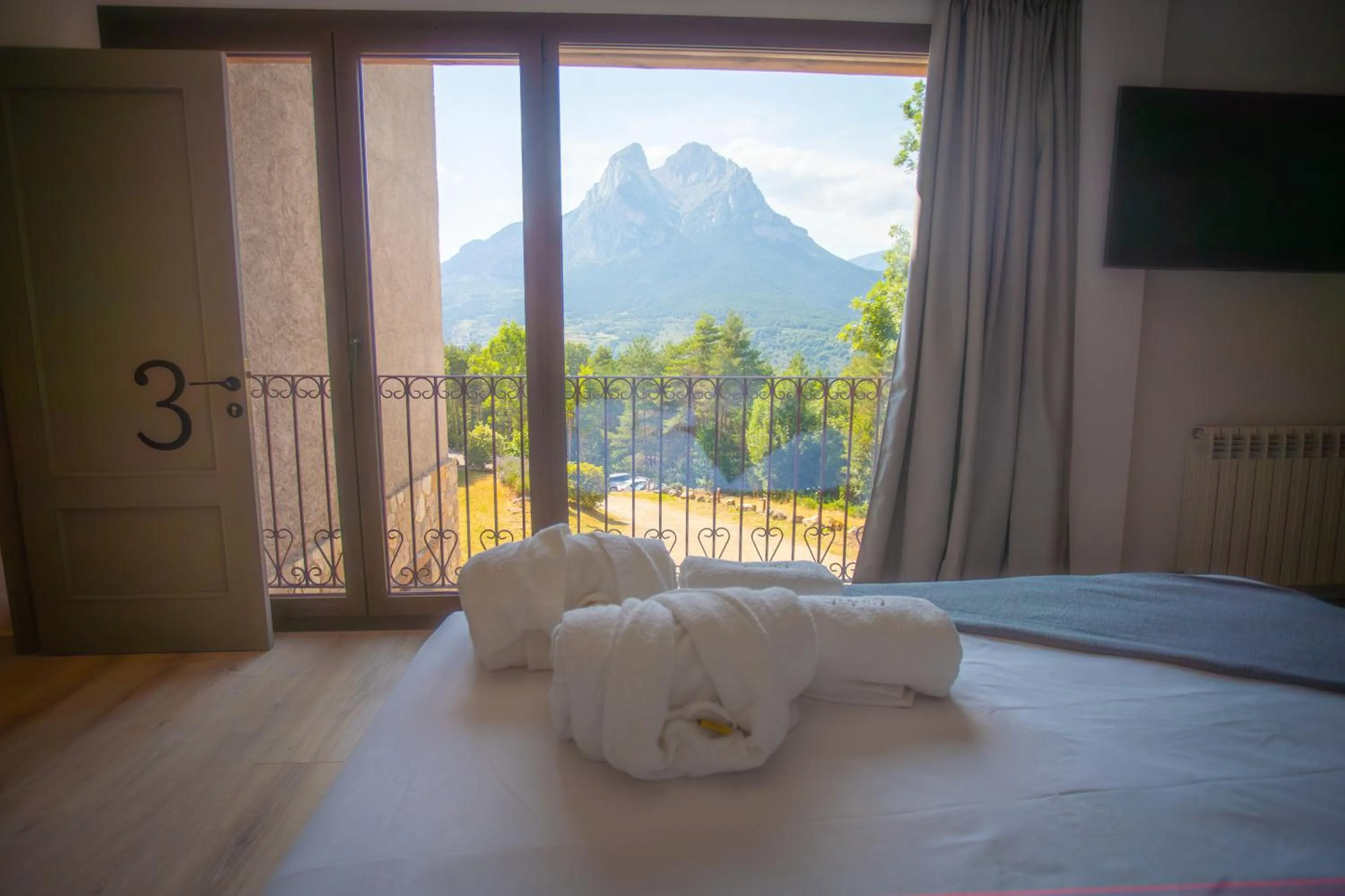 Bed in L'indret del Pedraforca Adults Only