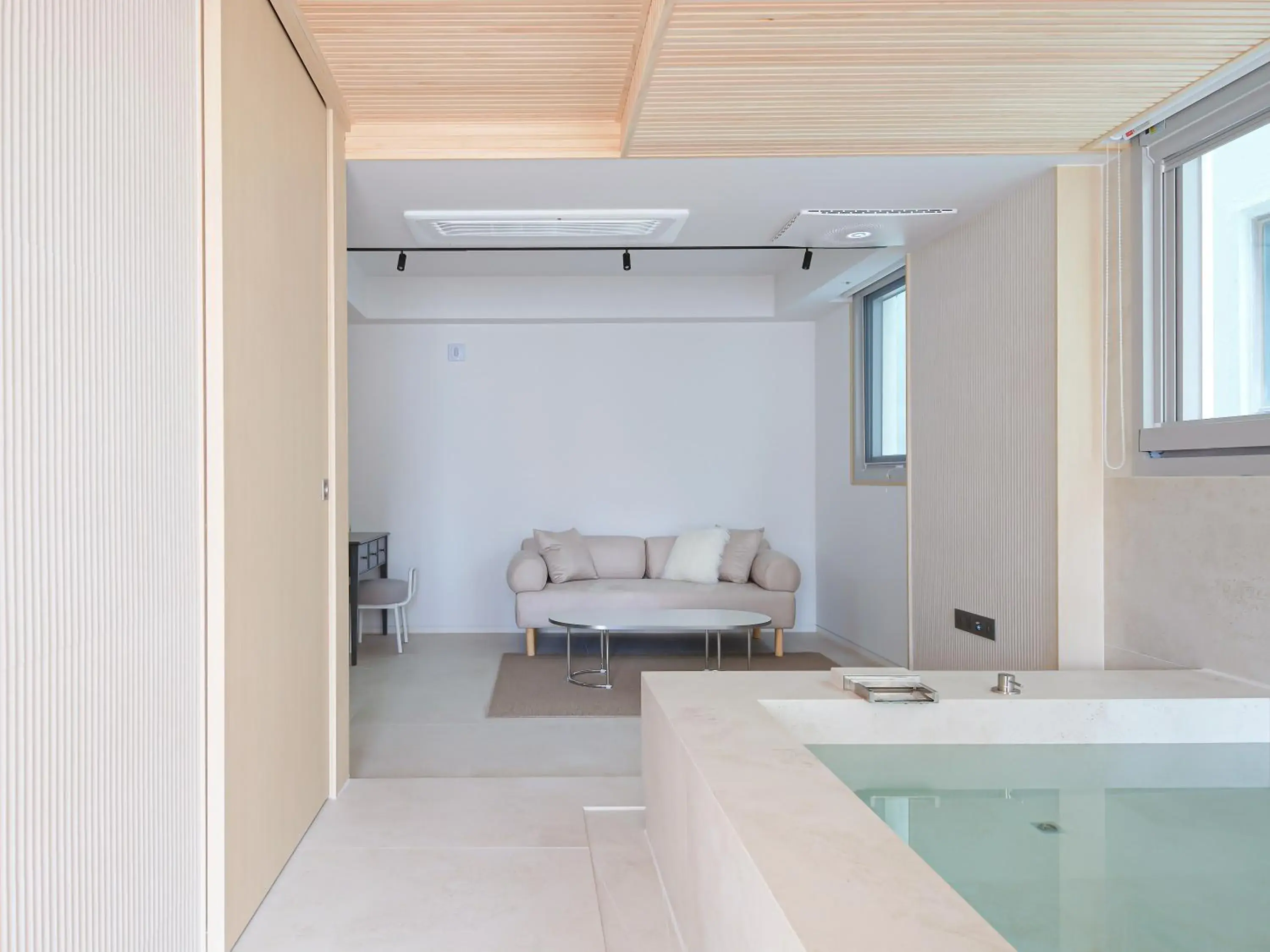 Deluxe Twin Room in B'amu Hotel Deluxe Twin Room in B'amu Hotel