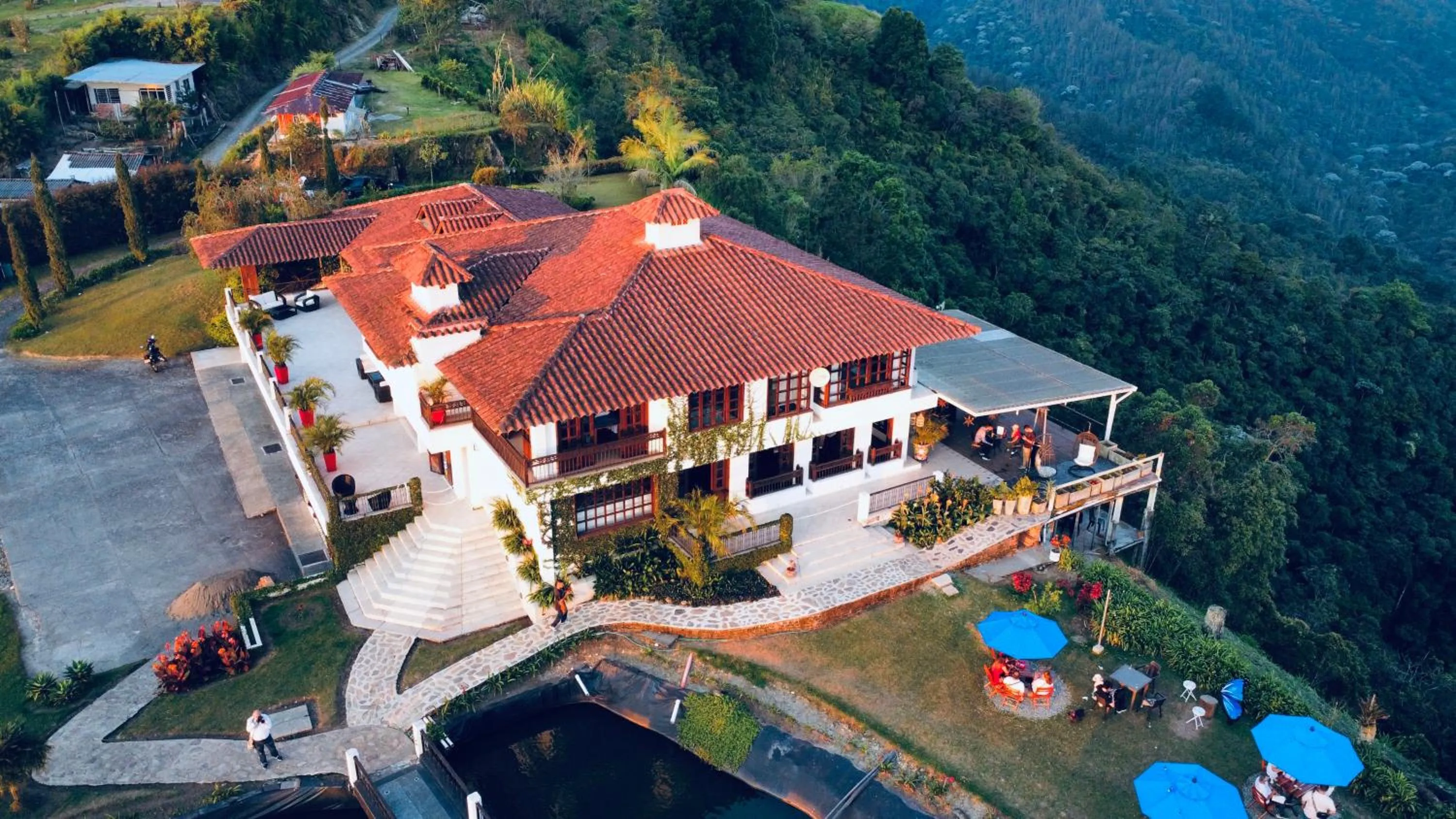 Property building in Hotel Reserva Monarca