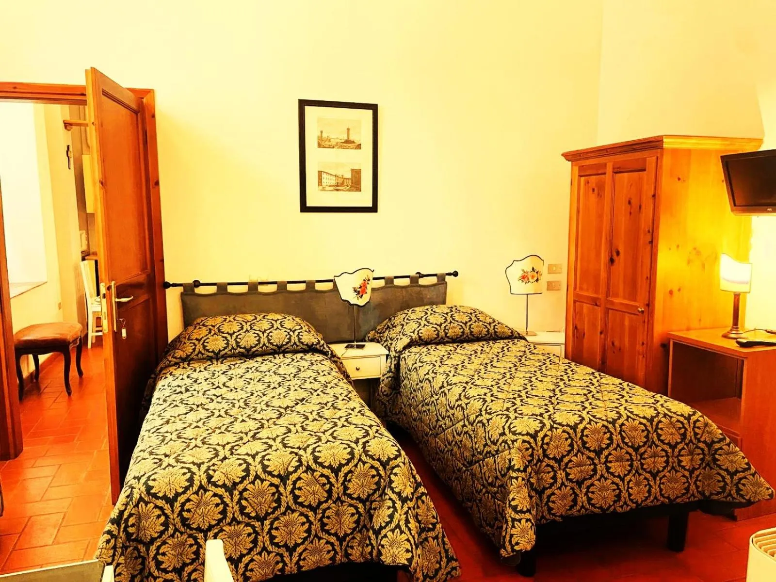 Photo of the whole room, Bed in Residence La Contessina