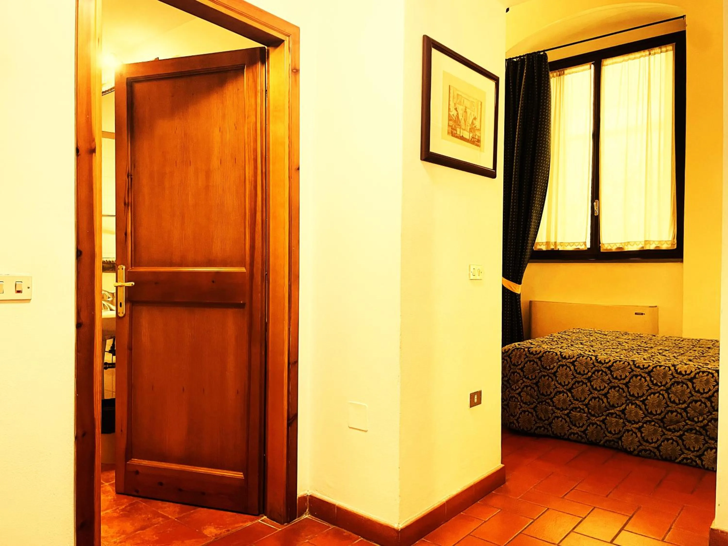 Photo of the whole room, Bed in Residence La Contessina