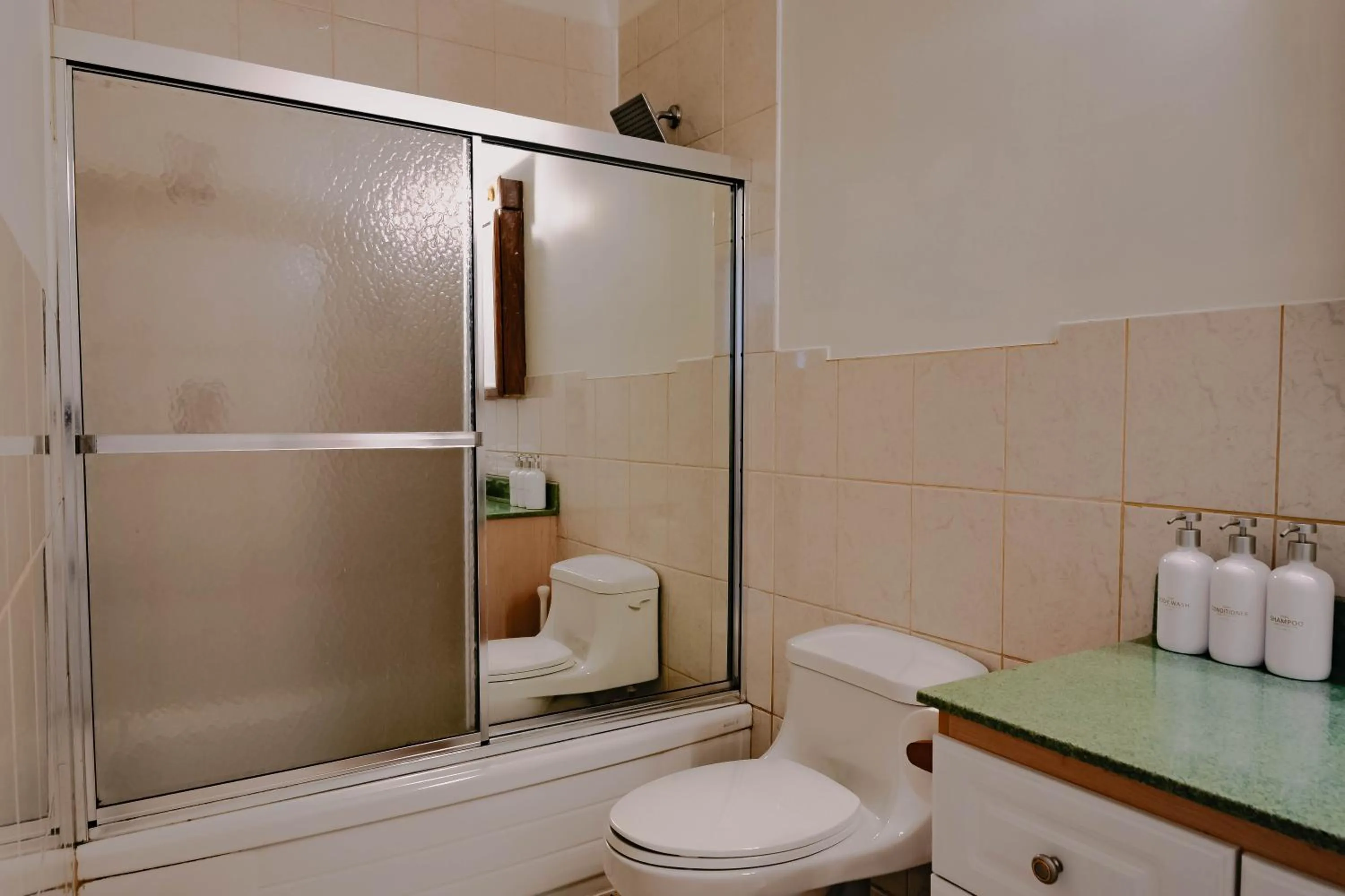 Shower in Lum The Queen