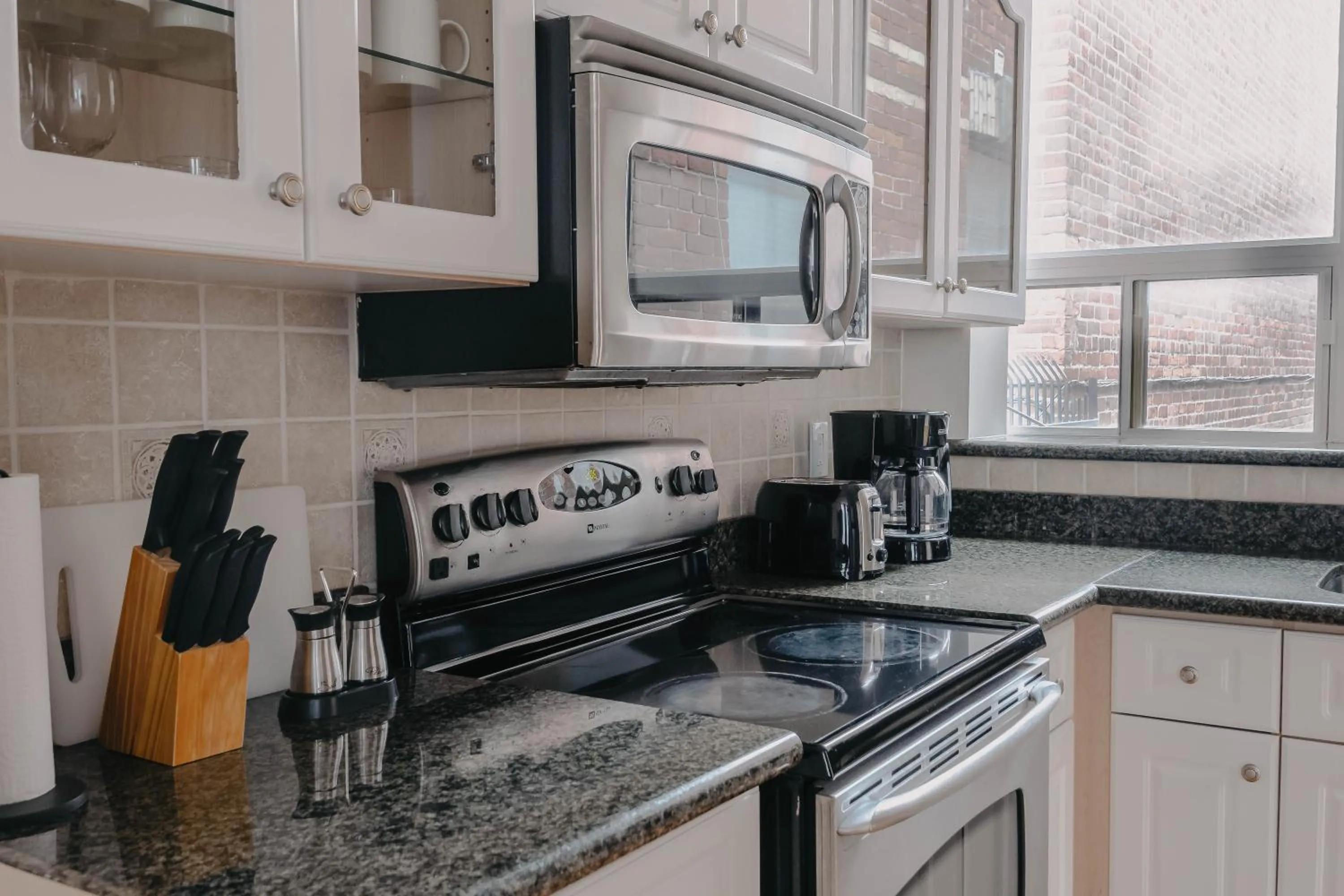 Coffee/tea facilities in Lum The Queen