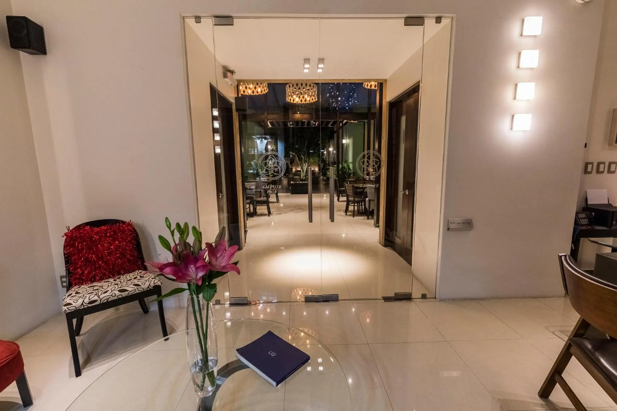 Lobby or reception in Marialicia Suites, Hotel Boutique