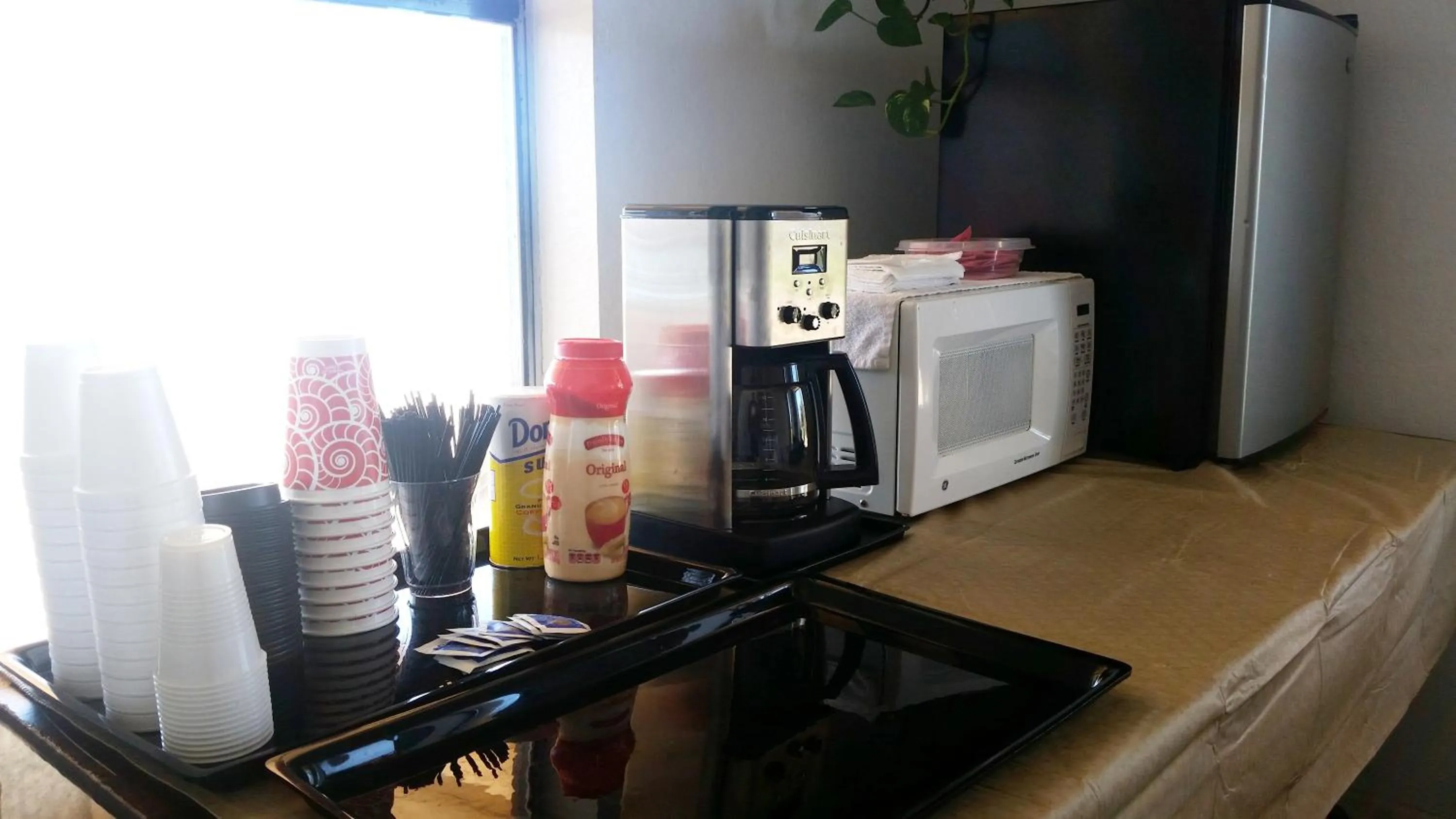 Coffee/tea facilities in WestWorld Country Inn