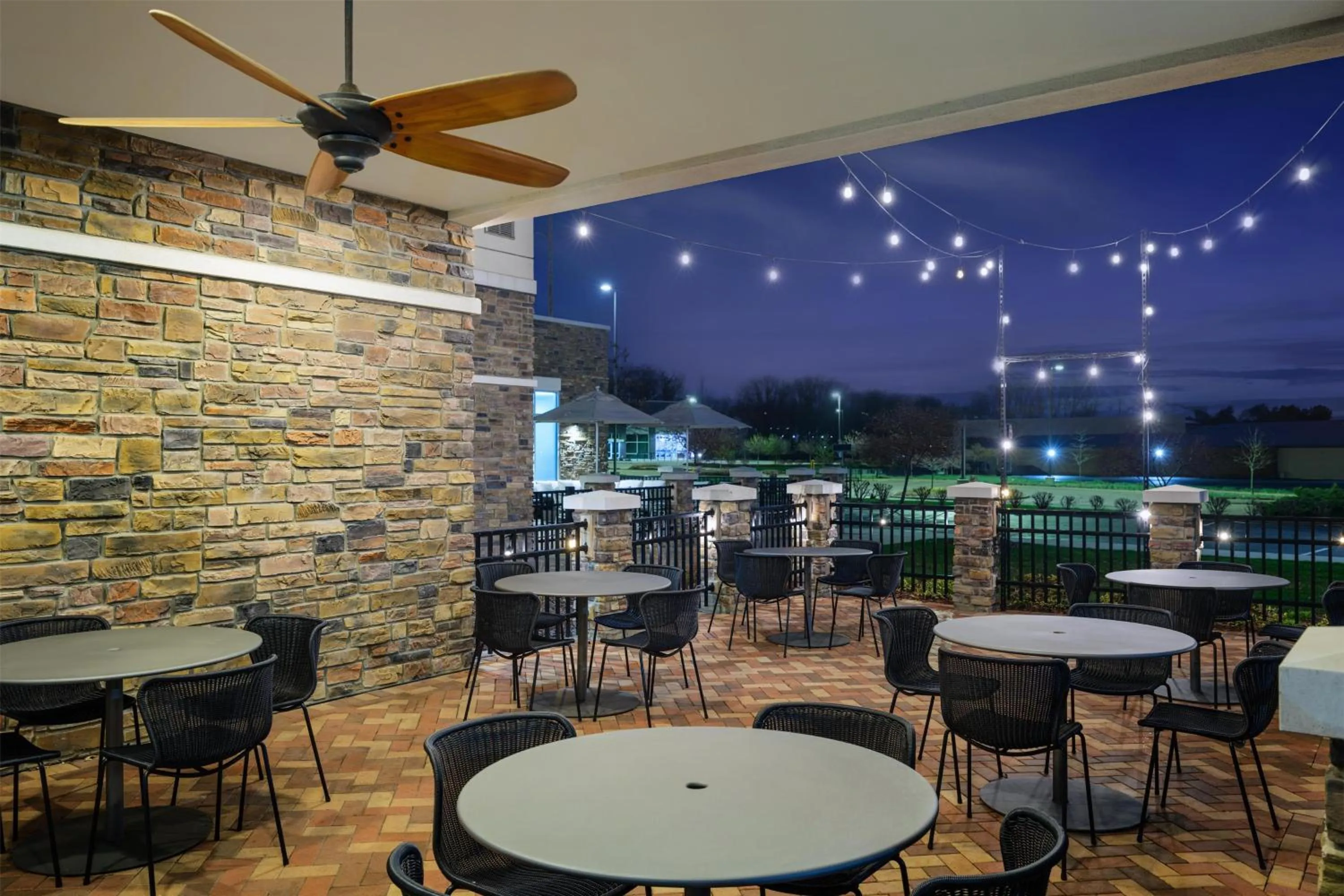 Patio in Hyatt Place Canton