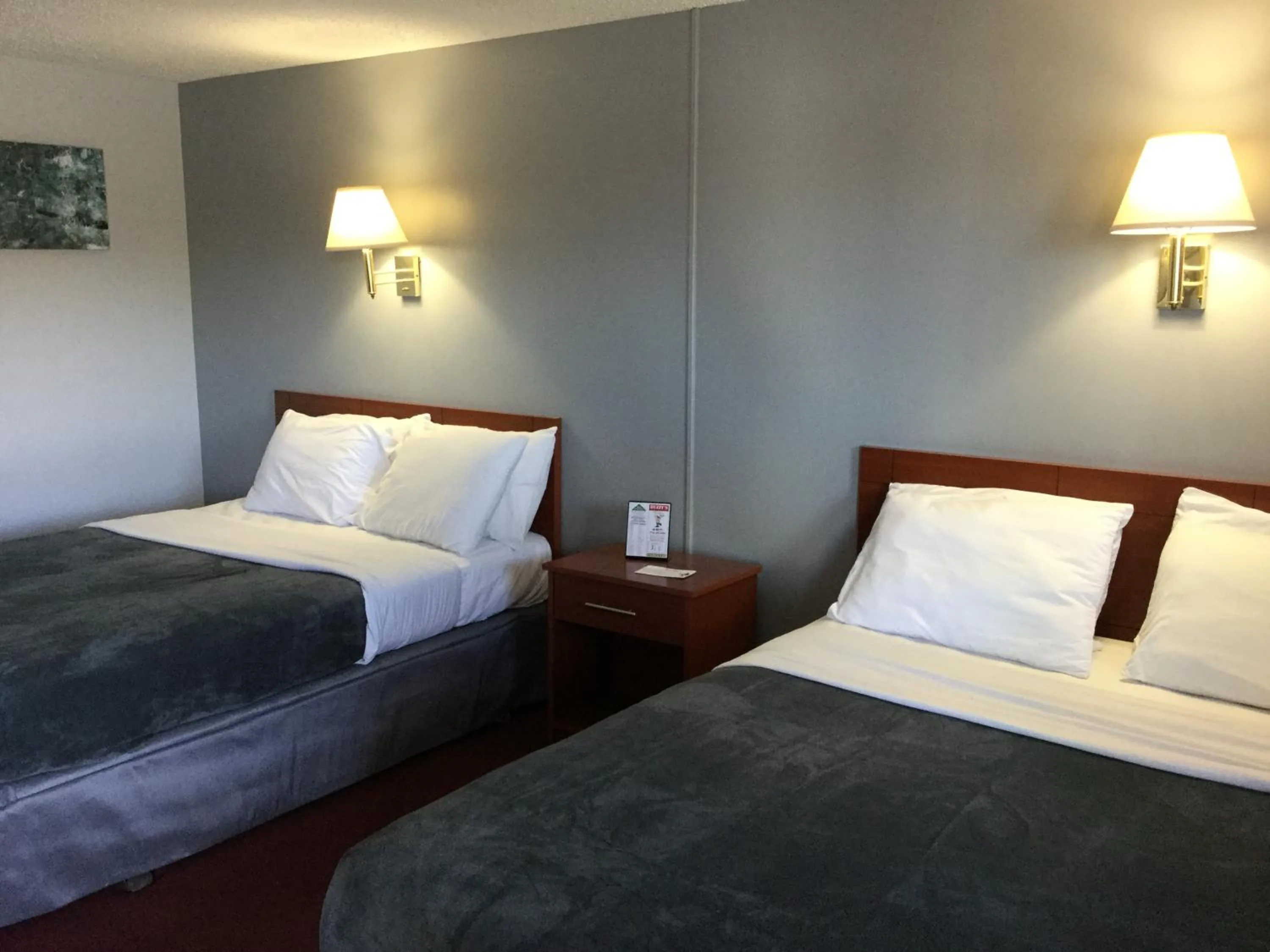 Bed in Swiss Cottage Inn