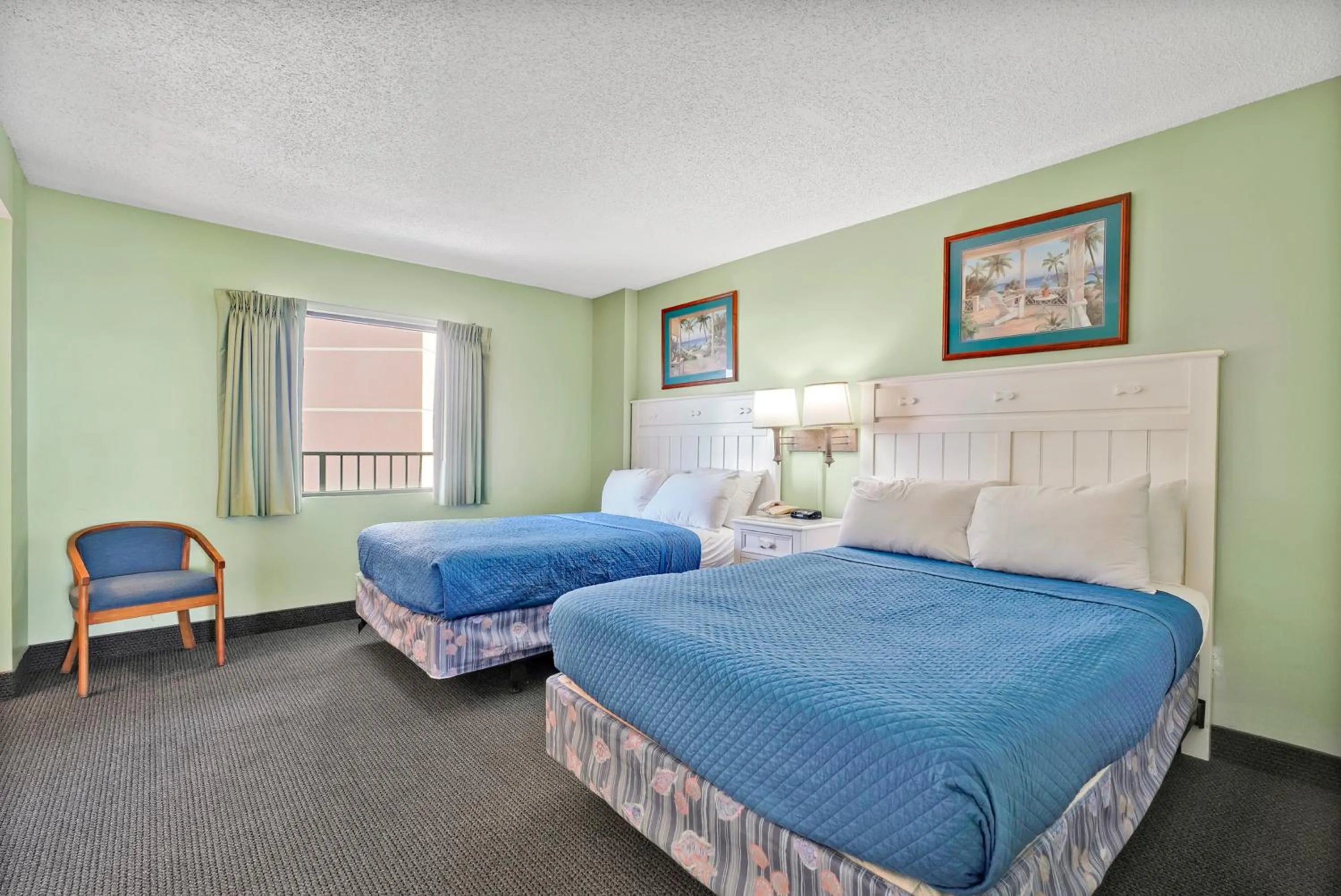 Bedroom, Bed in Sand Dunes Resort & Suites