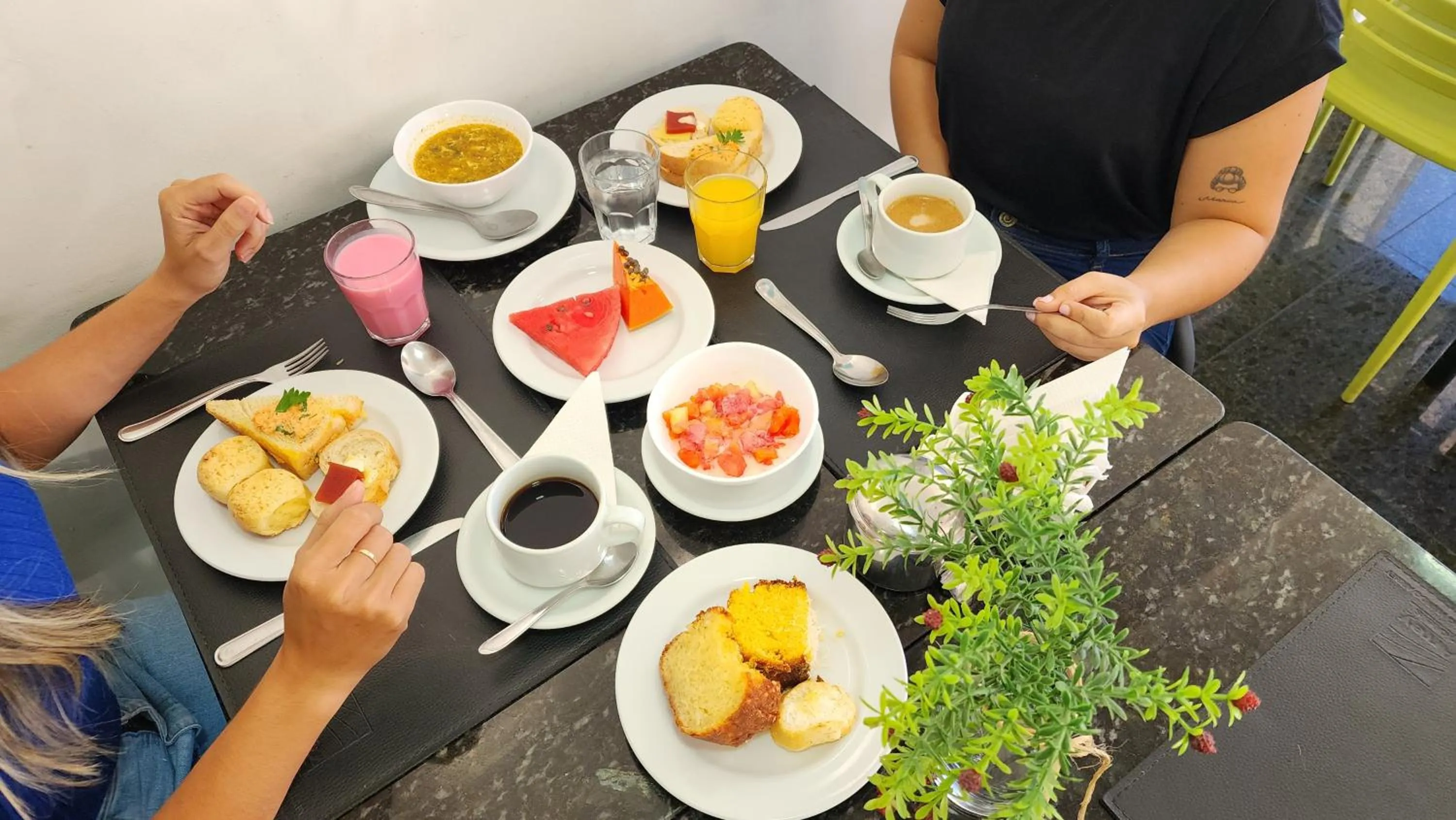 Breakfast in Arrey Express Hotel - Teresina
