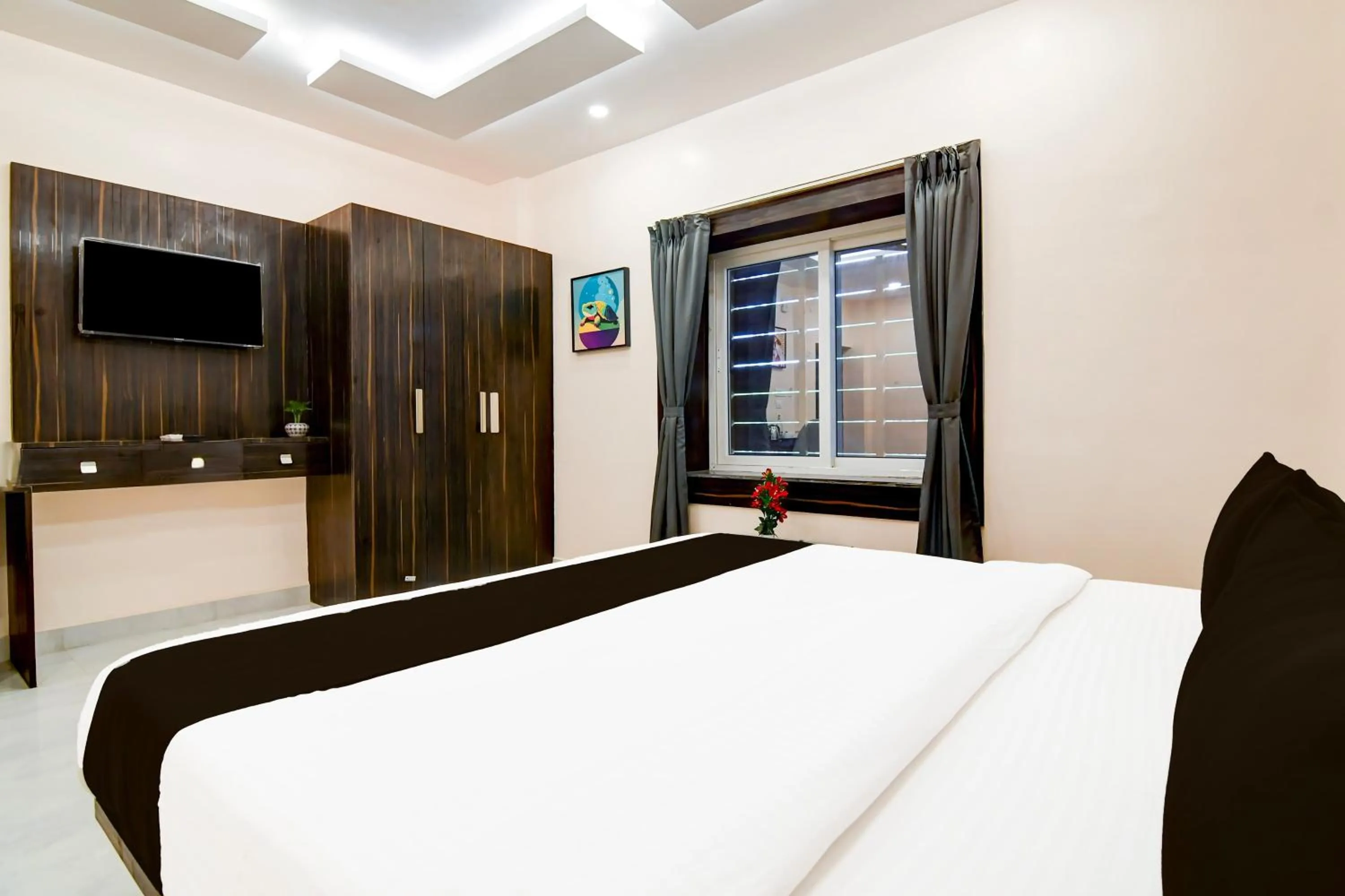 Bedroom, Bed in Super Townhouse Oak Sayhallo Sincity