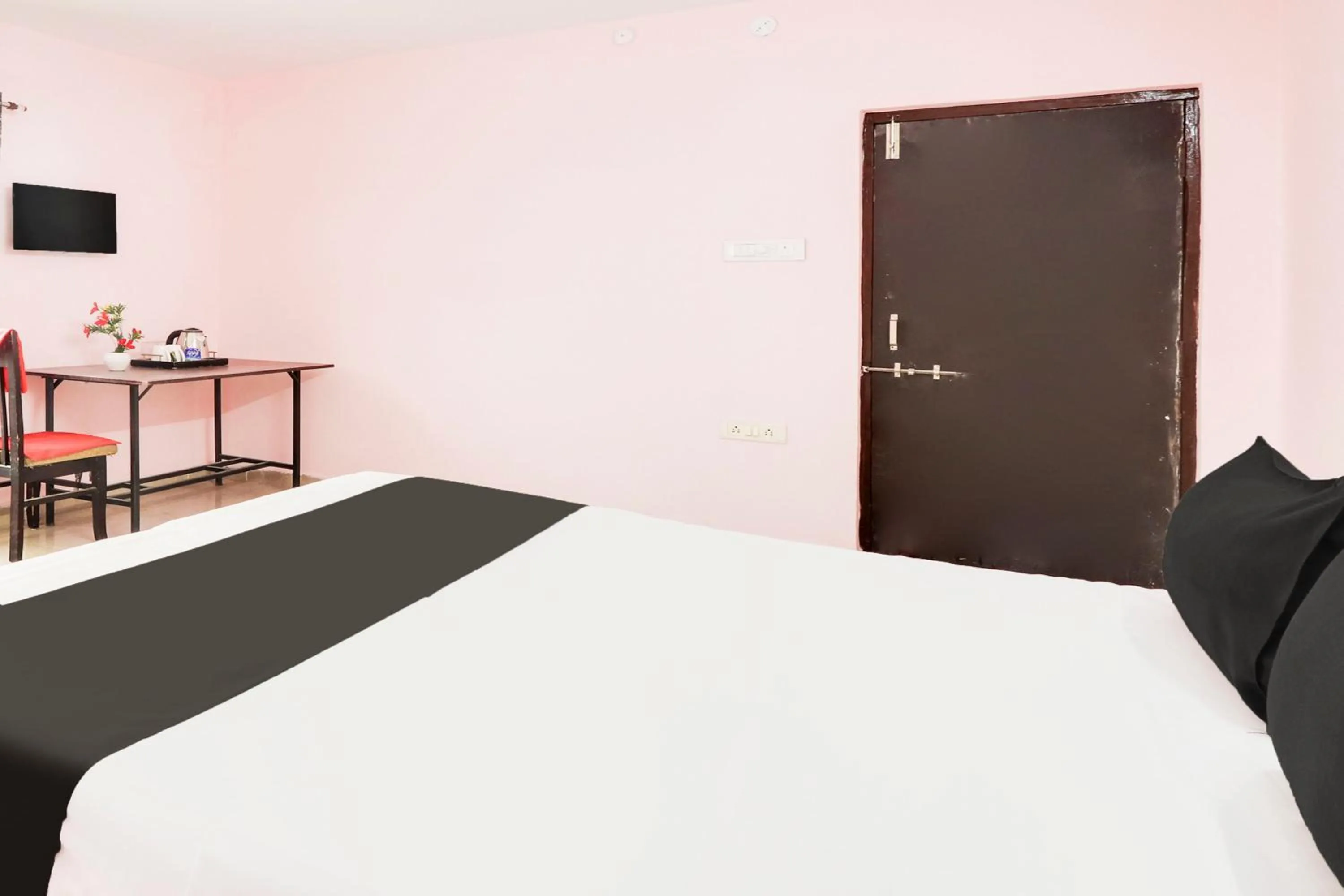 Bedroom, Bed in Hotel O Shirdi Blissful Residency