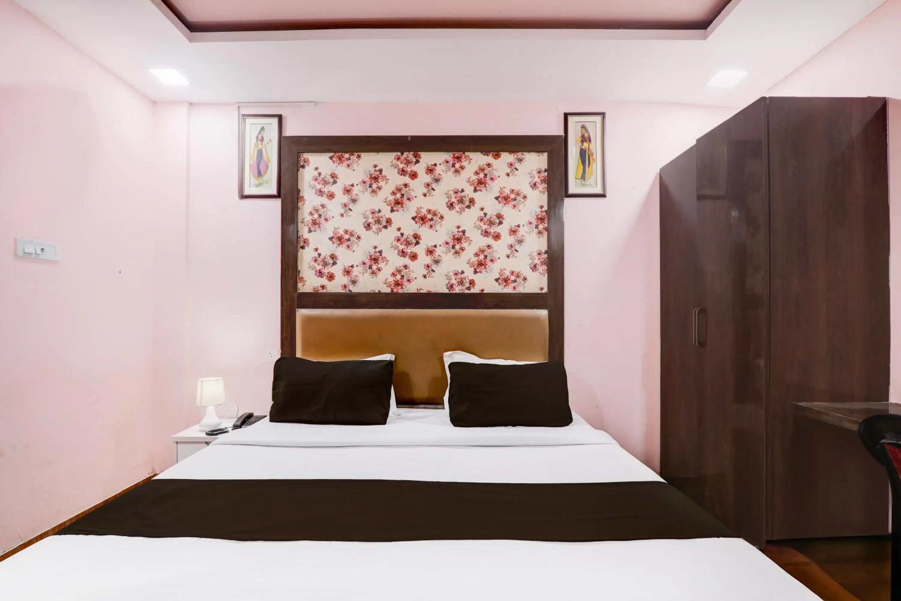 Bedroom, Bed in Hotel O BBD Lucknow Formerly 7th Heaven