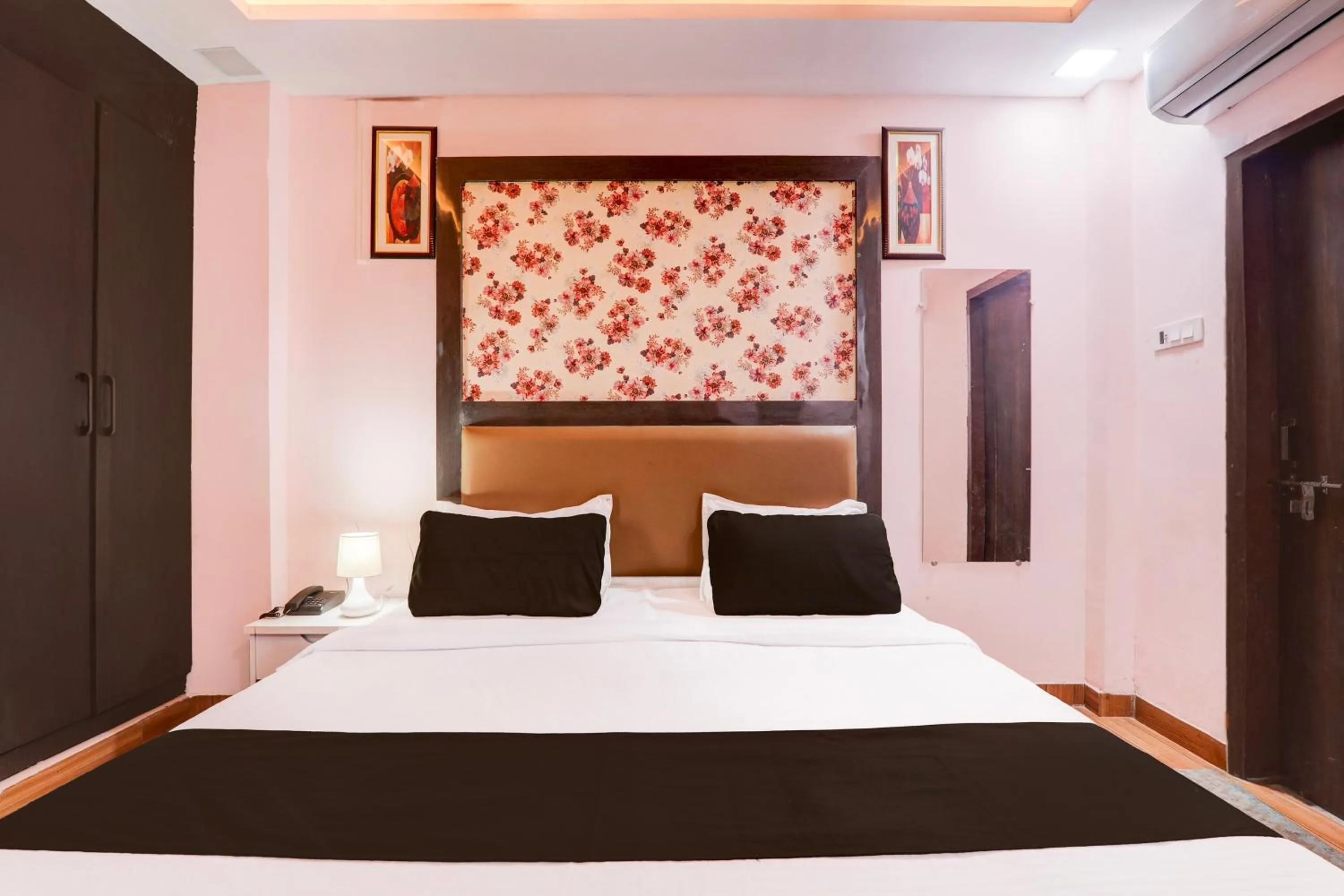 Bedroom, Bed in Hotel O BBD Lucknow Formerly 7th Heaven