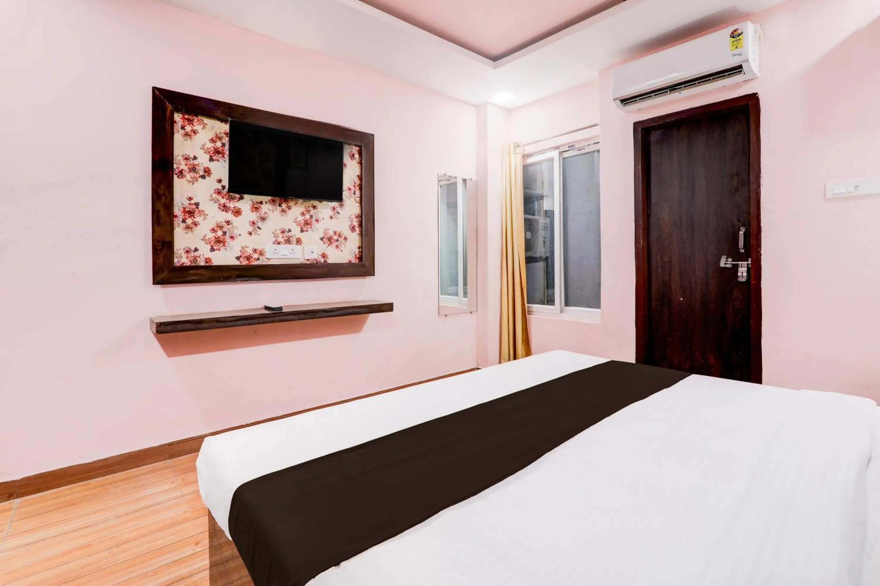 Bedroom, Bed in Hotel O BBD Lucknow Formerly 7th Heaven