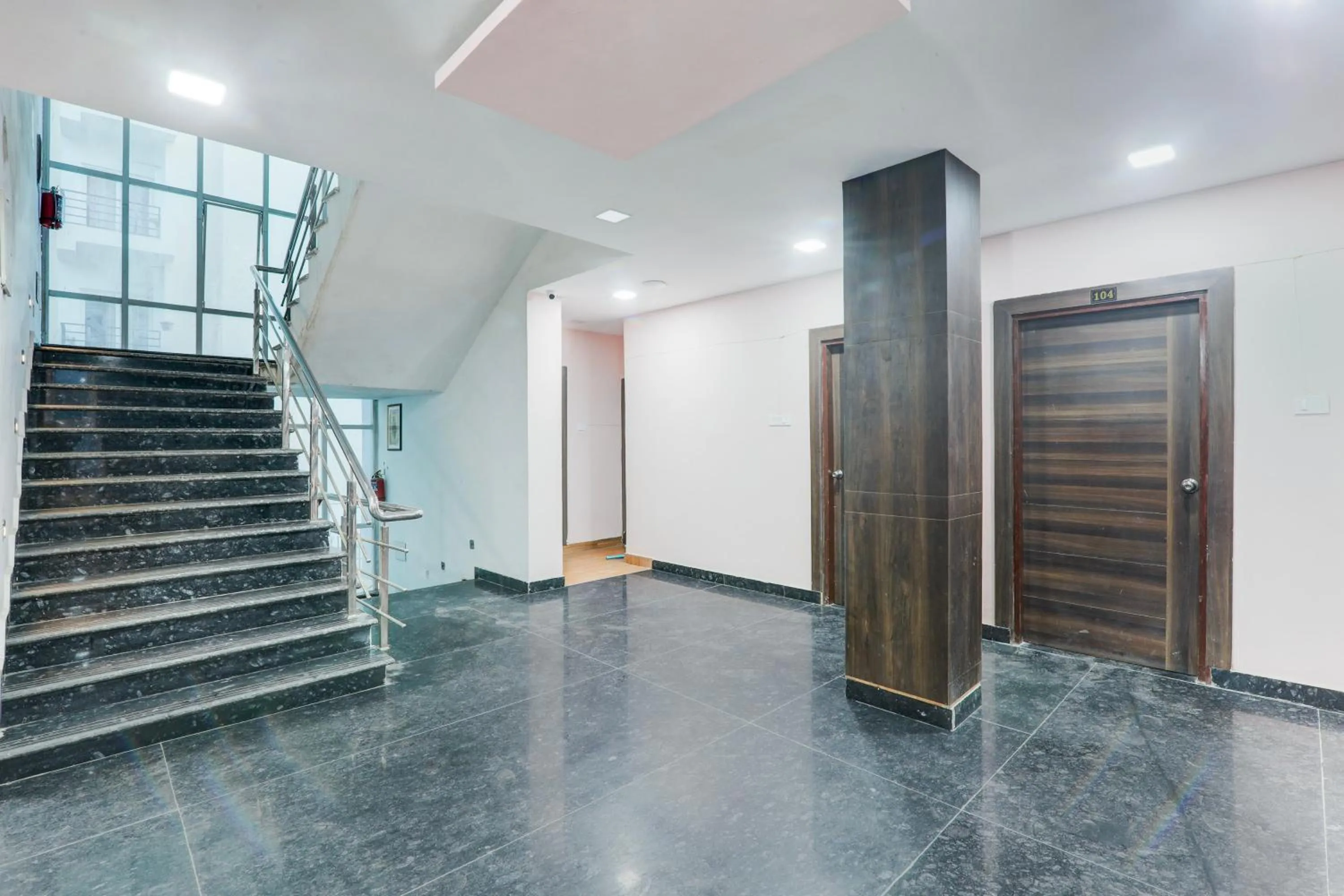 Lobby or reception in Hotel O BBD Lucknow Formerly 7th Heaven