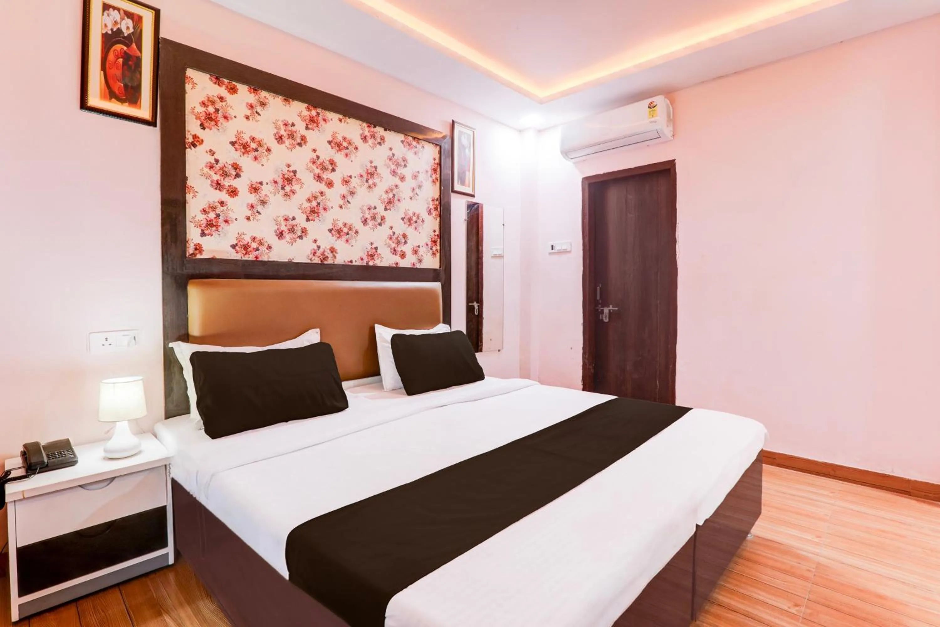 Bedroom, Bed in Hotel O BBD Lucknow Formerly 7th Heaven