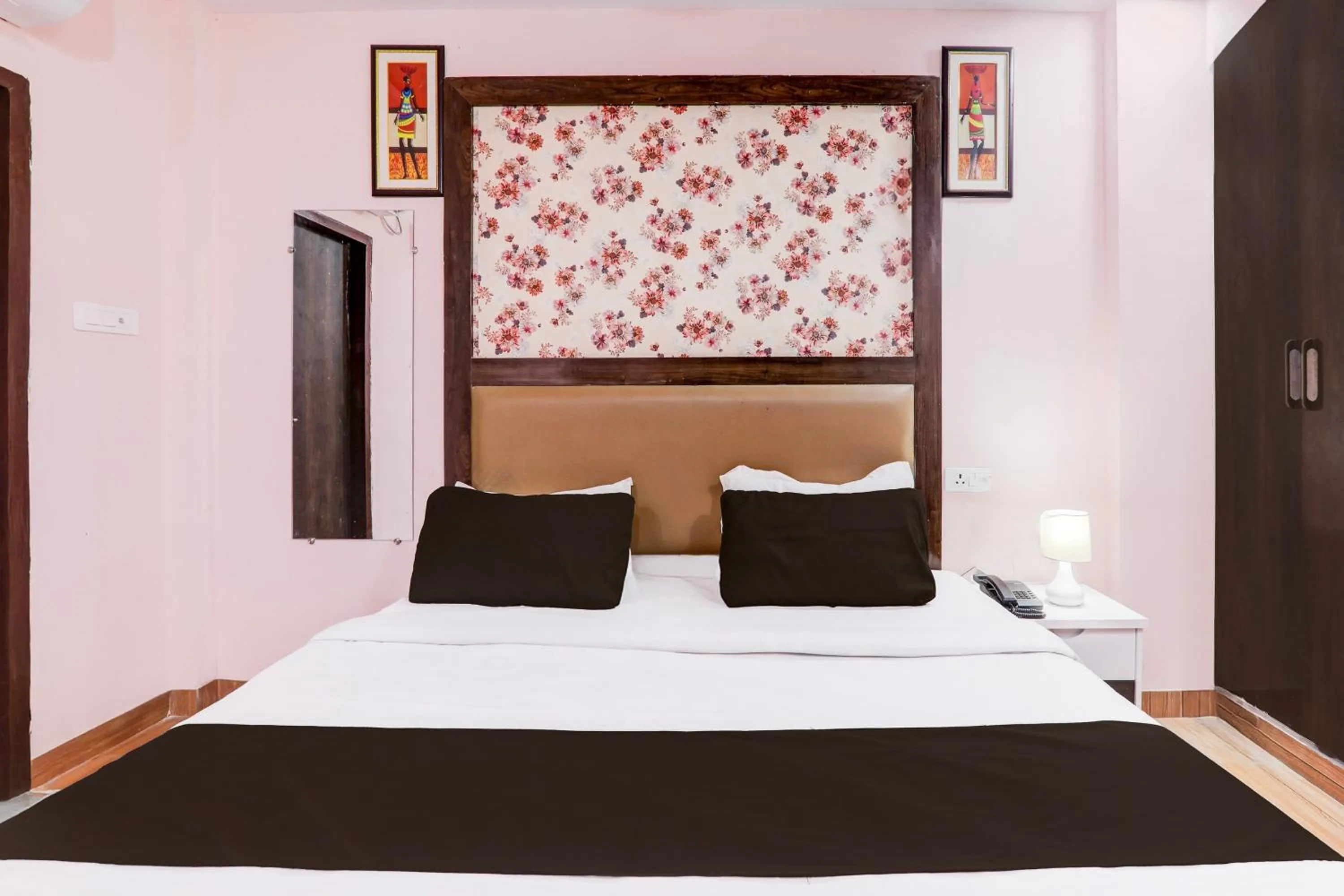 Bedroom, Bed in Hotel O BBD Lucknow Formerly 7th Heaven