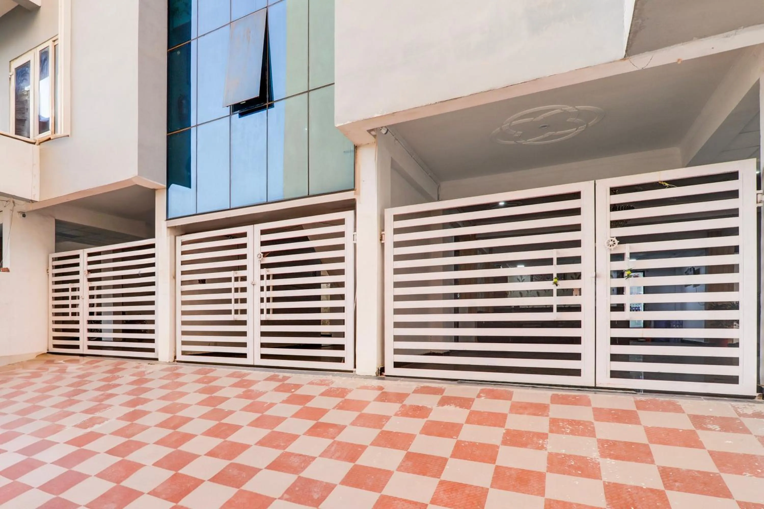 Facade/entrance in Hotel O BBD Lucknow Formerly 7th Heaven