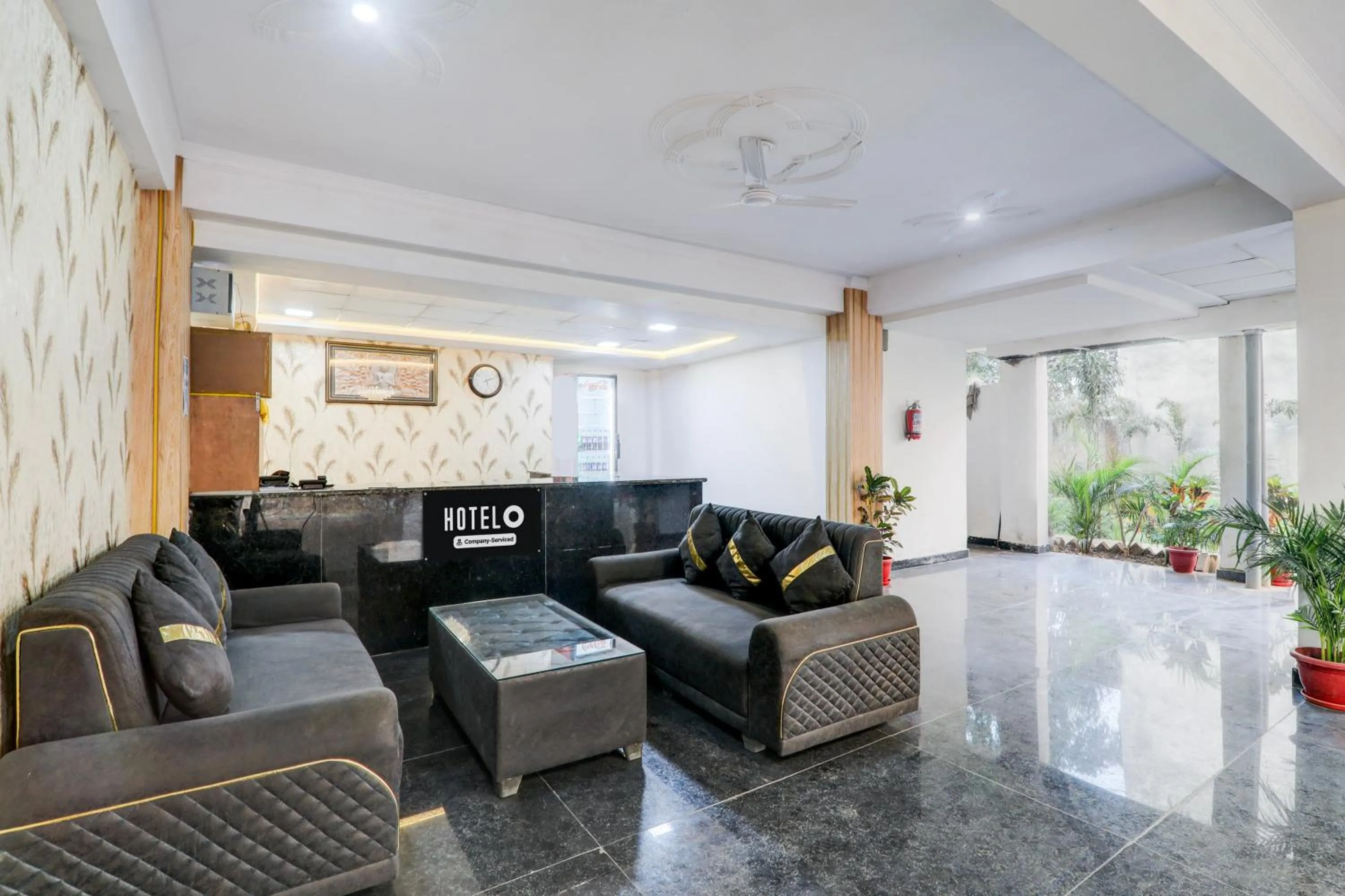 Lobby or reception in Hotel O BBD Lucknow Formerly 7th Heaven