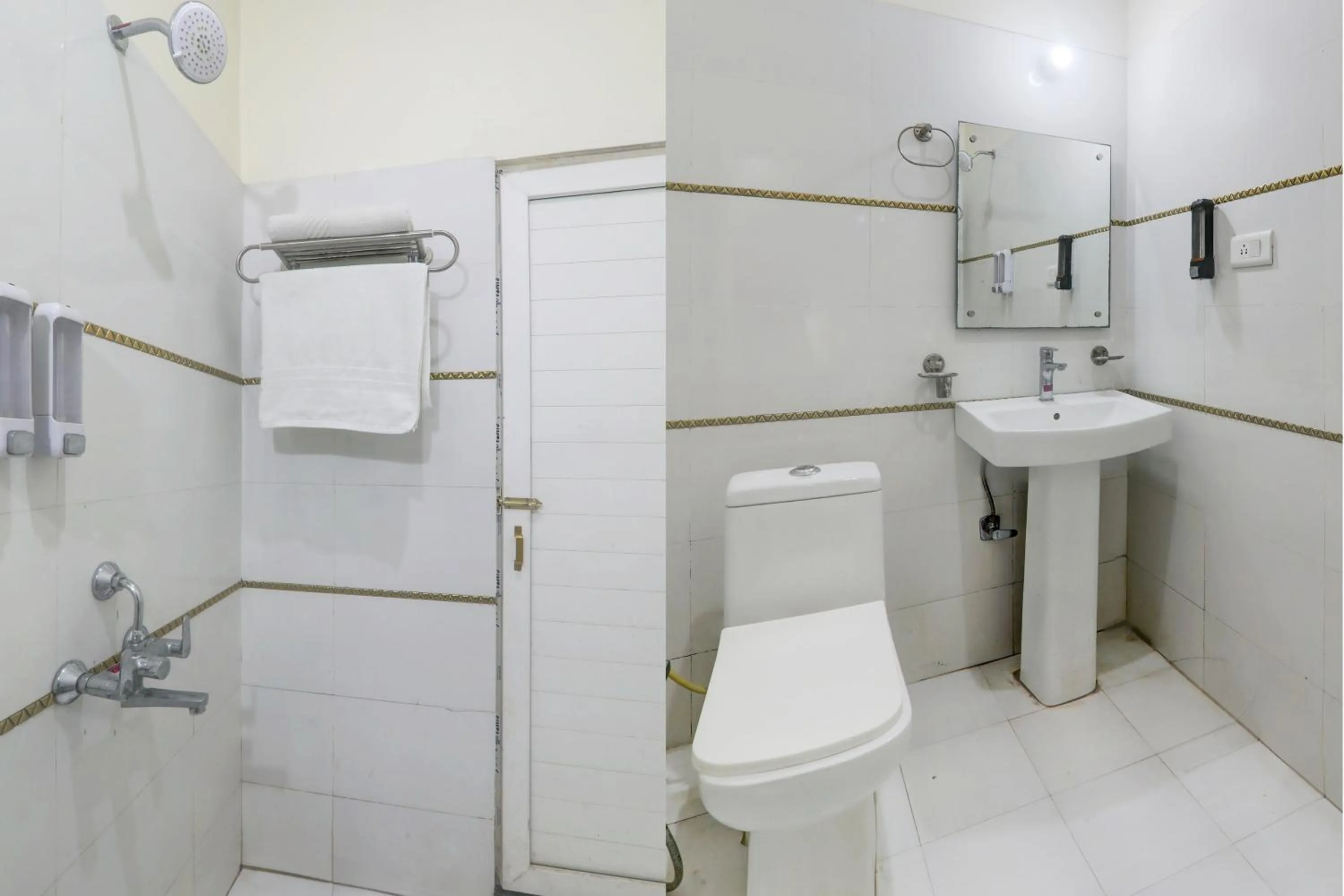 Bathroom in Super Hotel O Banthara near Airport