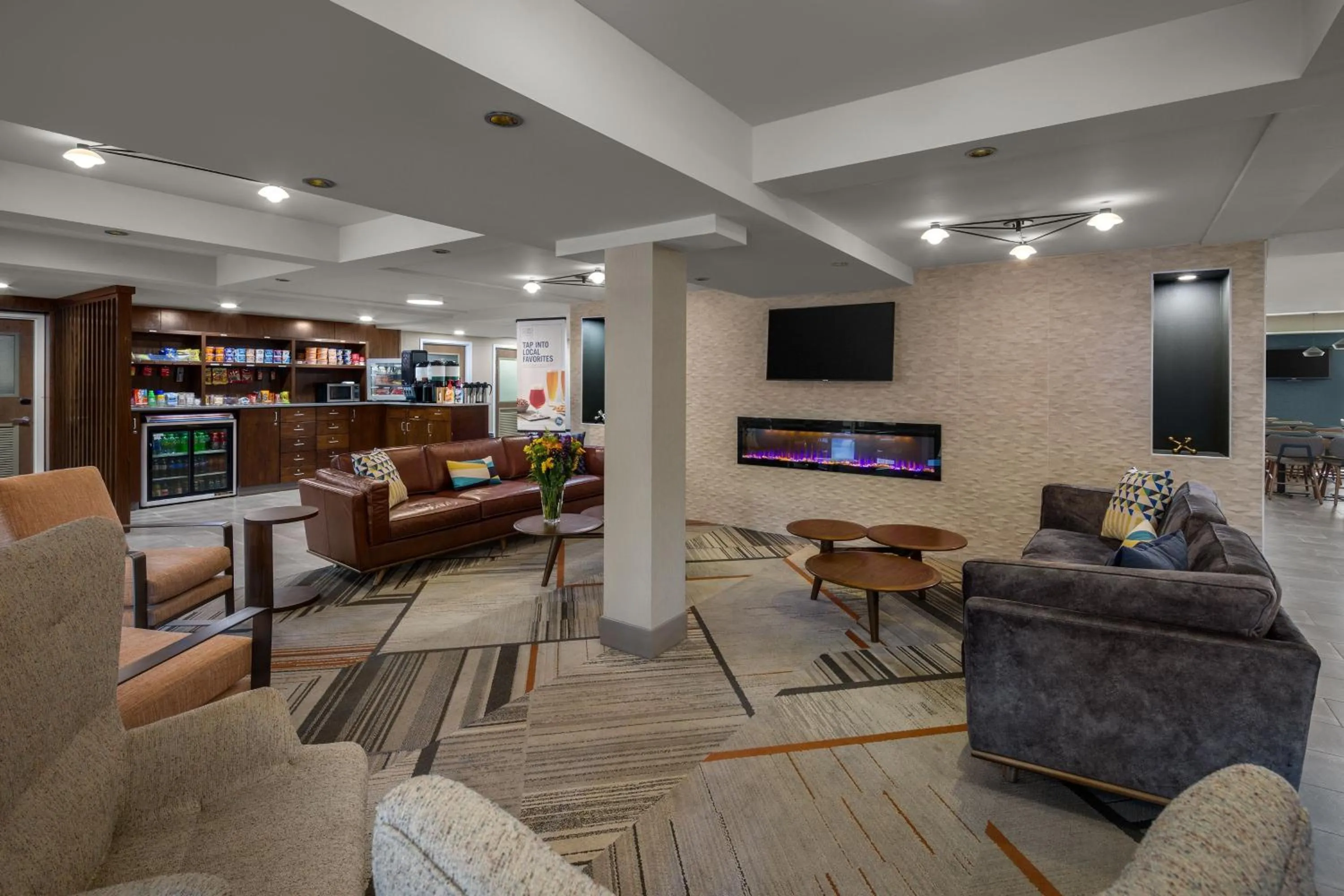 Lobby or reception in Four Points by Sheraton Newark Christiana Wilmington