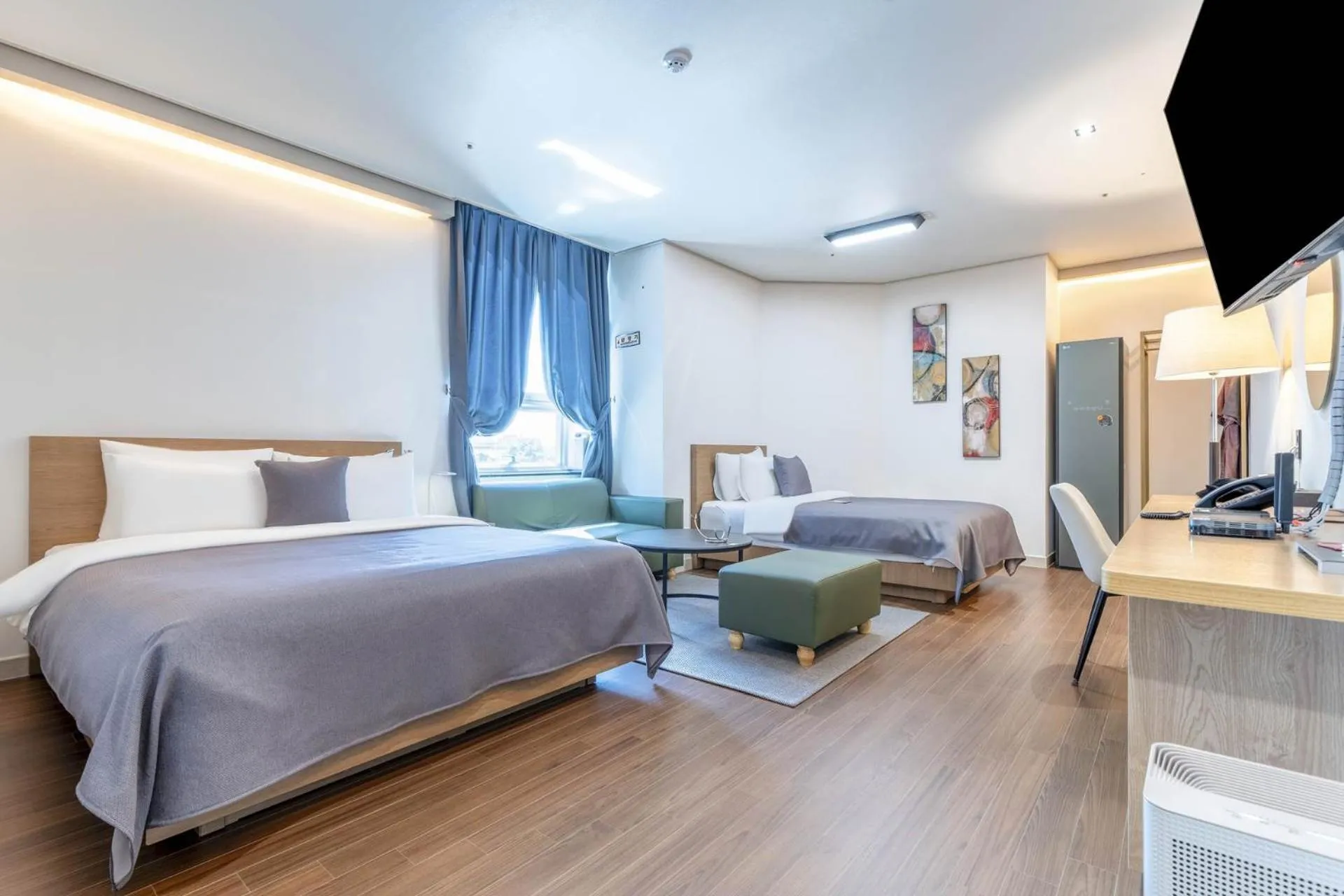 Bed in Hotel Deokyeong
