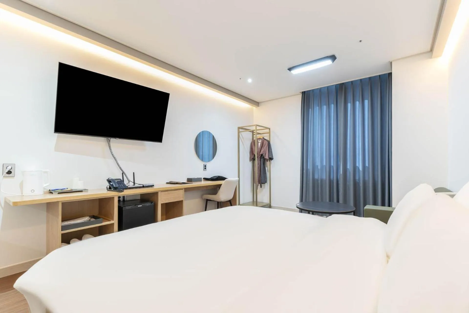 Bedroom, Bed in Hotel Deokyeong