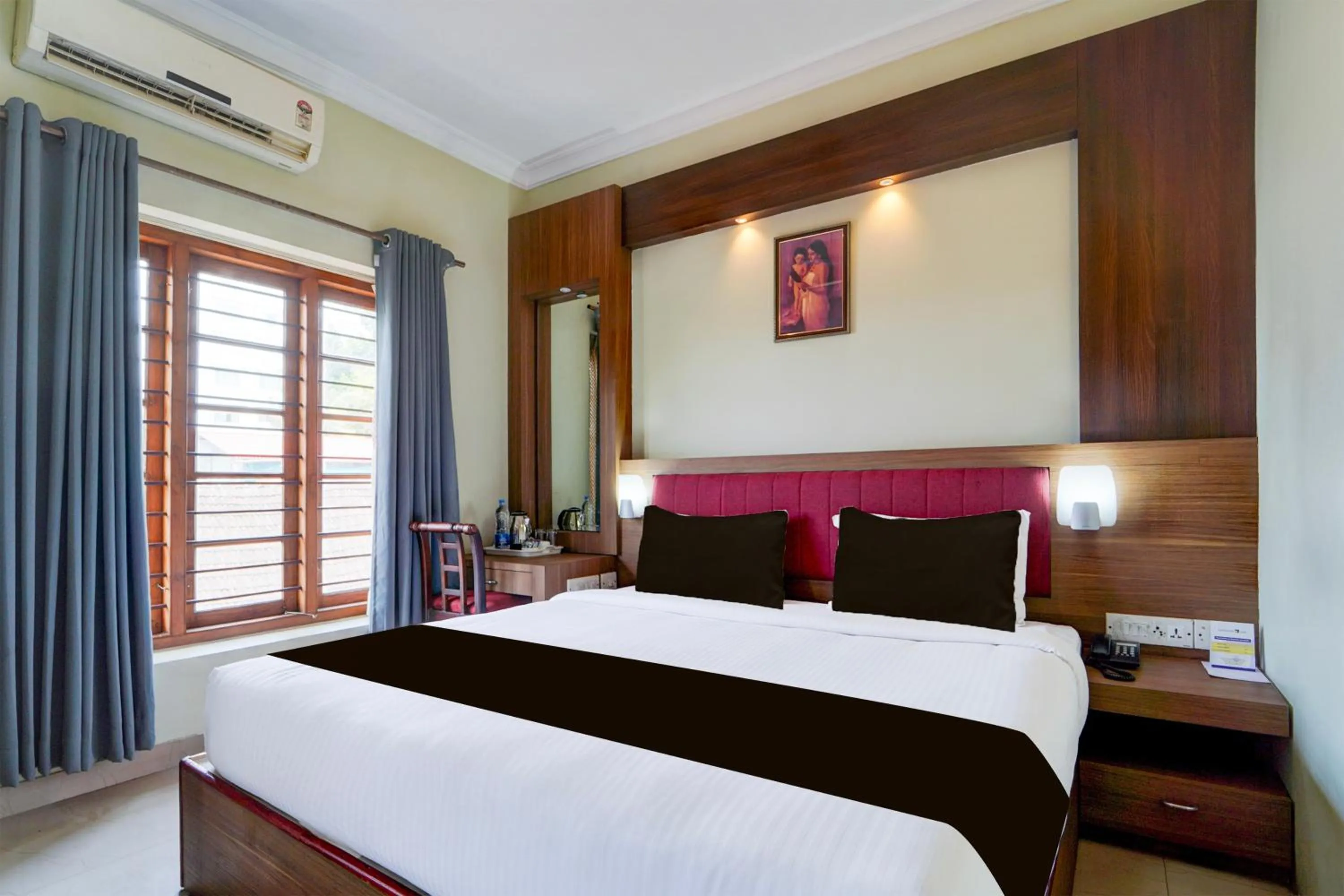 Bedroom, Bed in Super Townhouse MG Road Trivandrum Formerly Nandanam Park