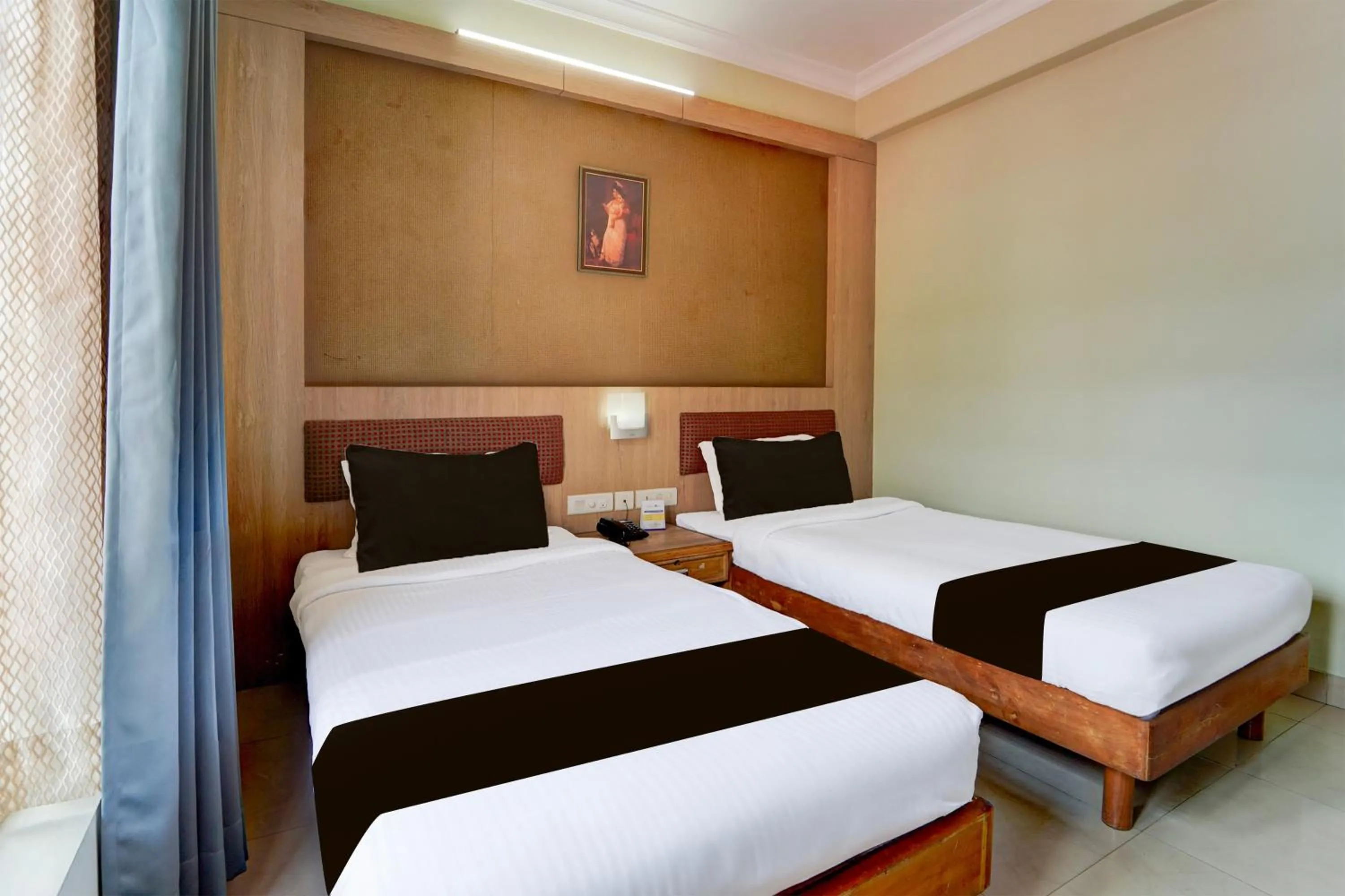 Bedroom, Bed in Super Townhouse MG Road Trivandrum Formerly Nandanam Park
