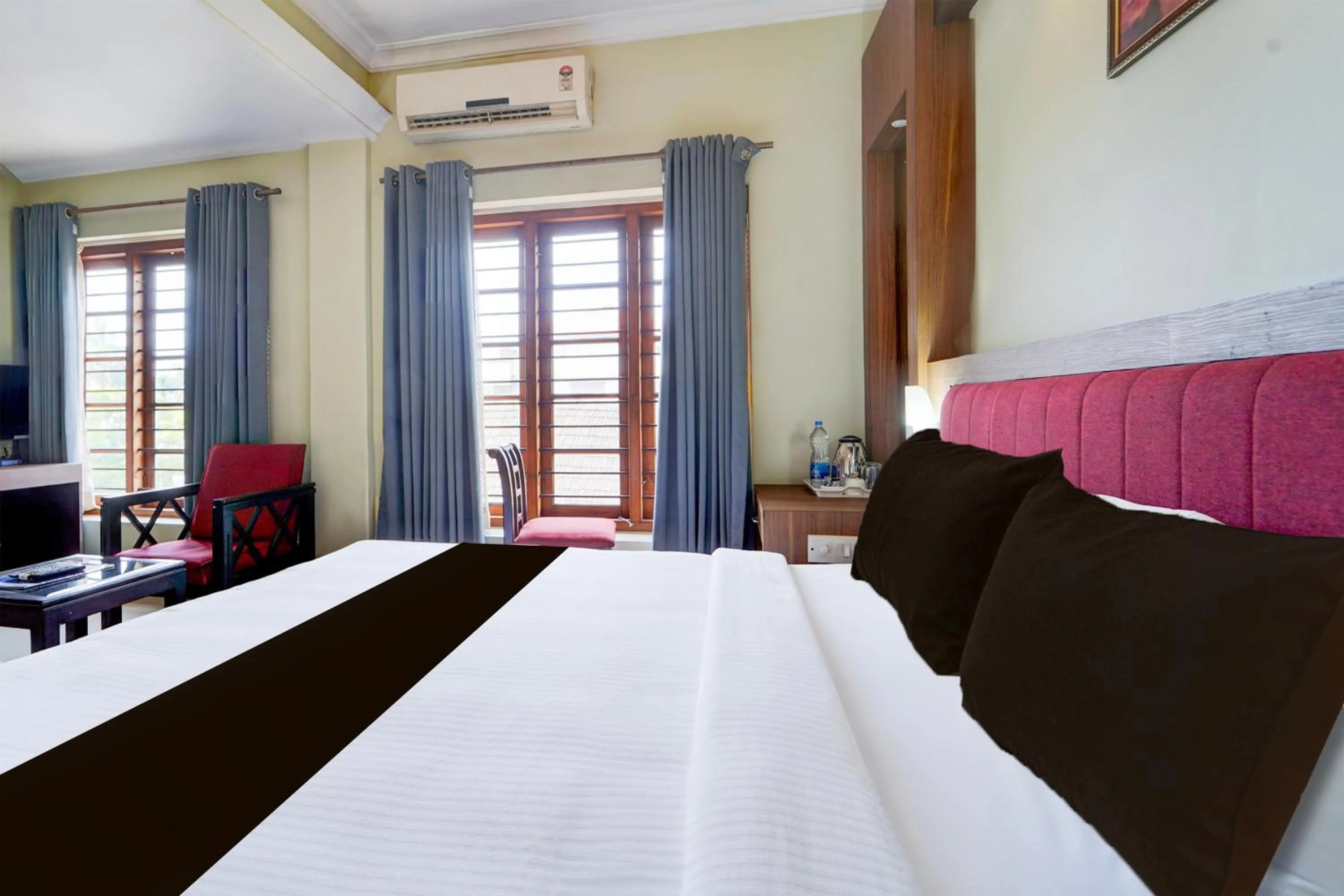 Bedroom, Bed in Super Townhouse MG Road Trivandrum Formerly Nandanam Park