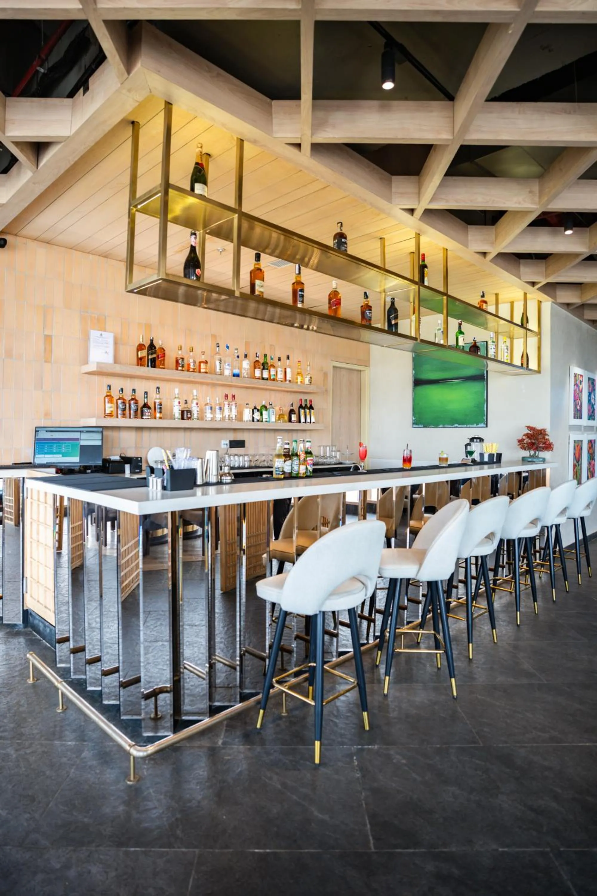 Lounge or bar in AR Suites KLJ Square