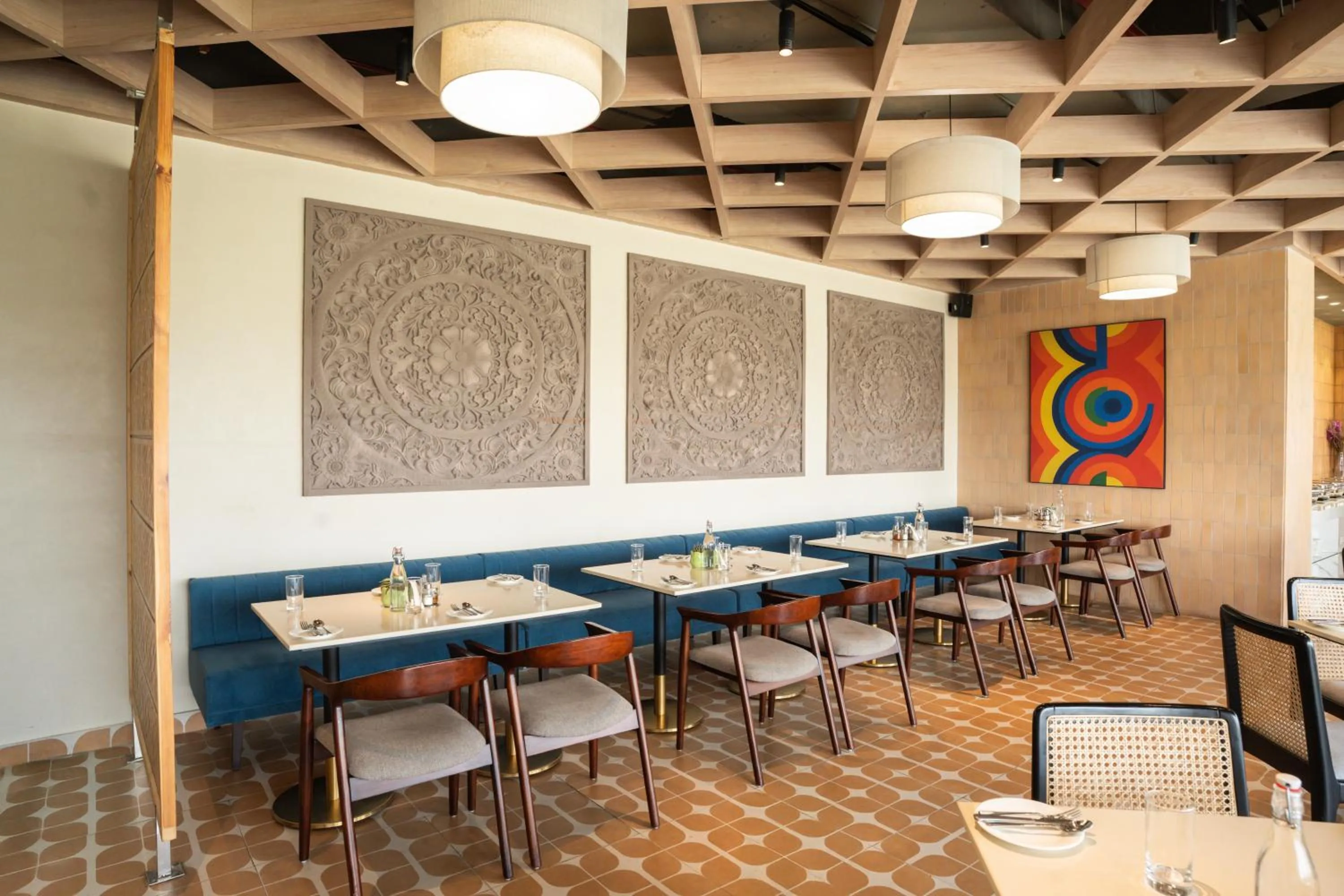 Restaurant/places to eat in AR Suites KLJ Square