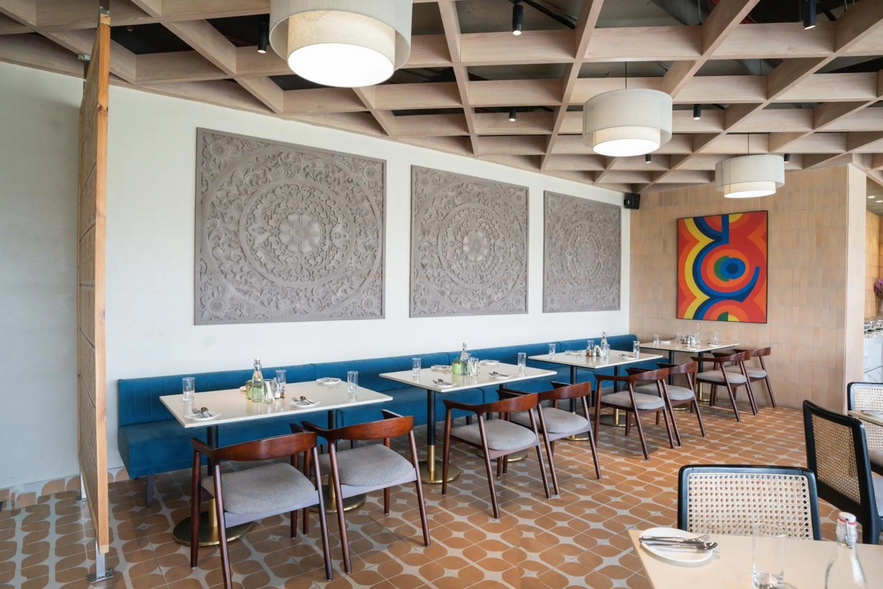 Restaurant/places to eat in AR Suites KLJ Square