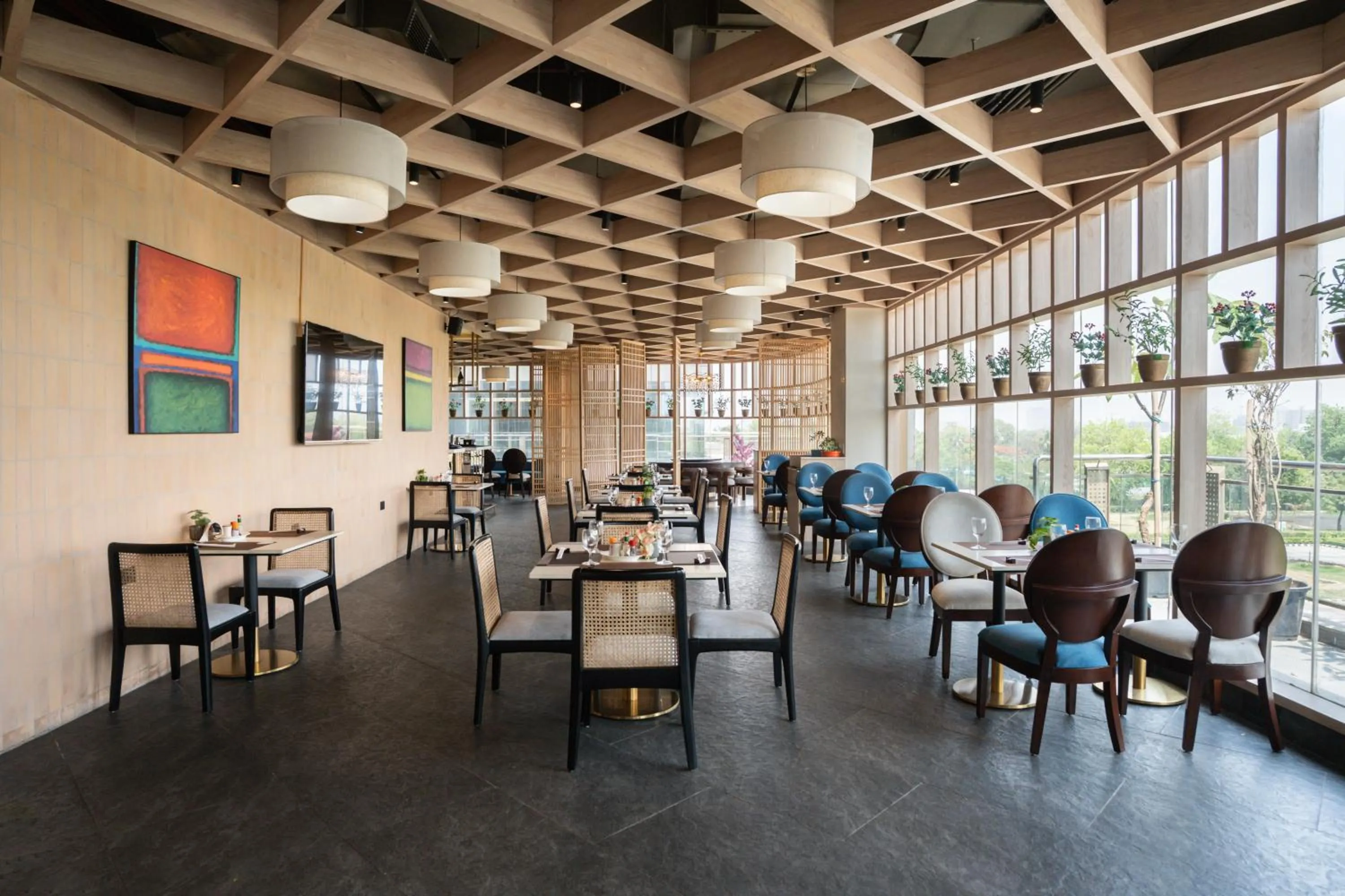 Restaurant/places to eat in AR Suites KLJ Square