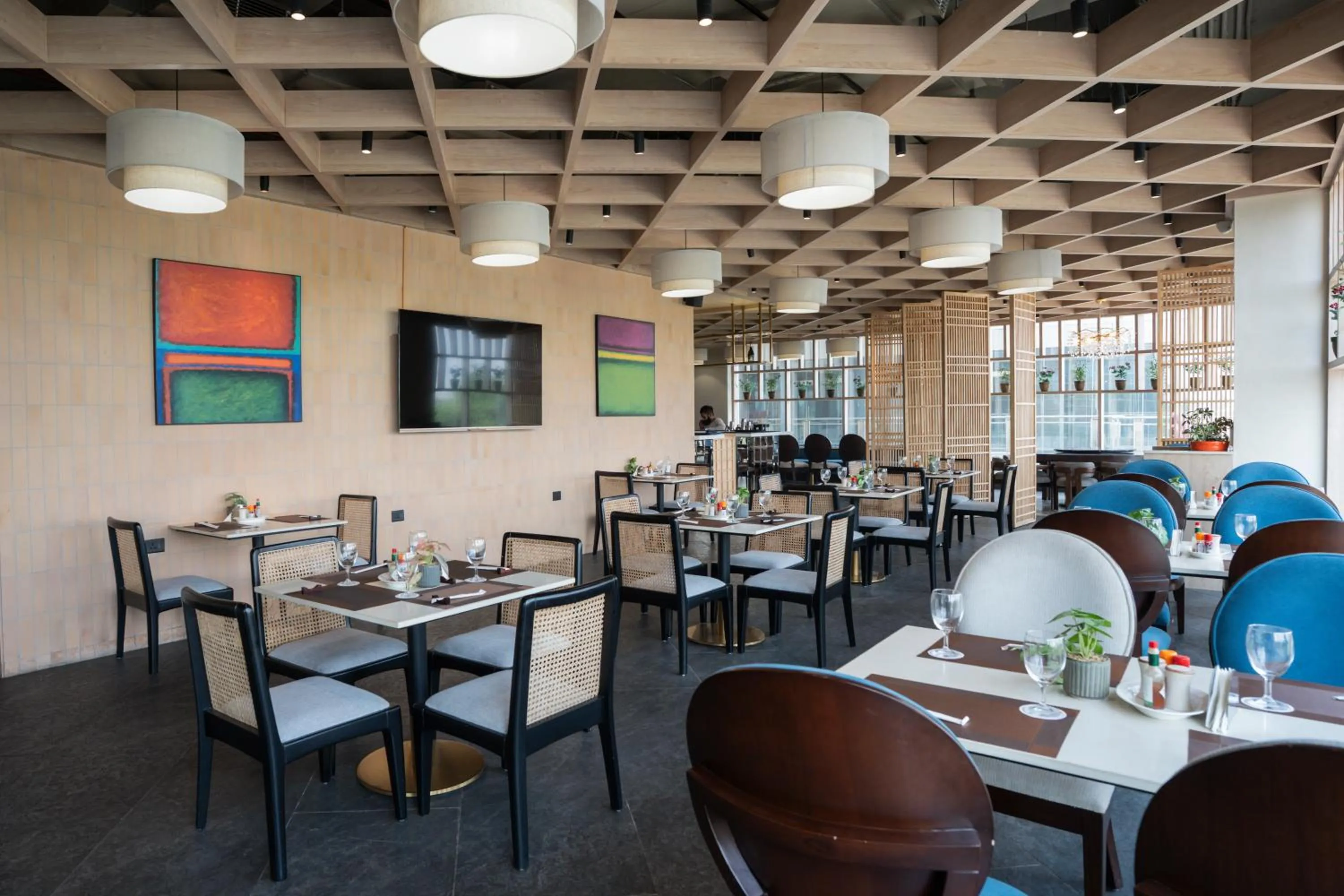 Restaurant/places to eat in AR Suites KLJ Square