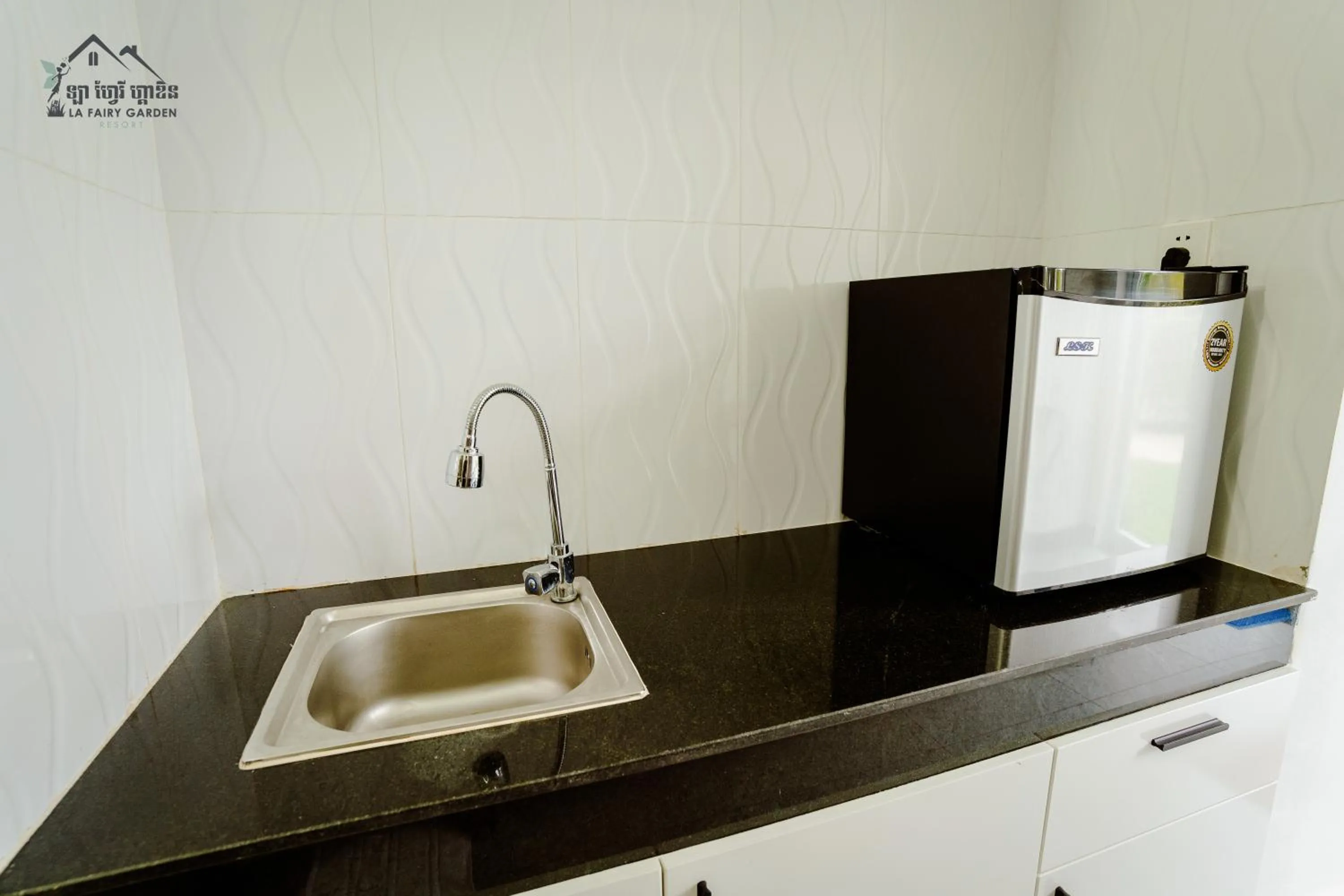 Kitchen or kitchenette in La Fairy Garden Resort