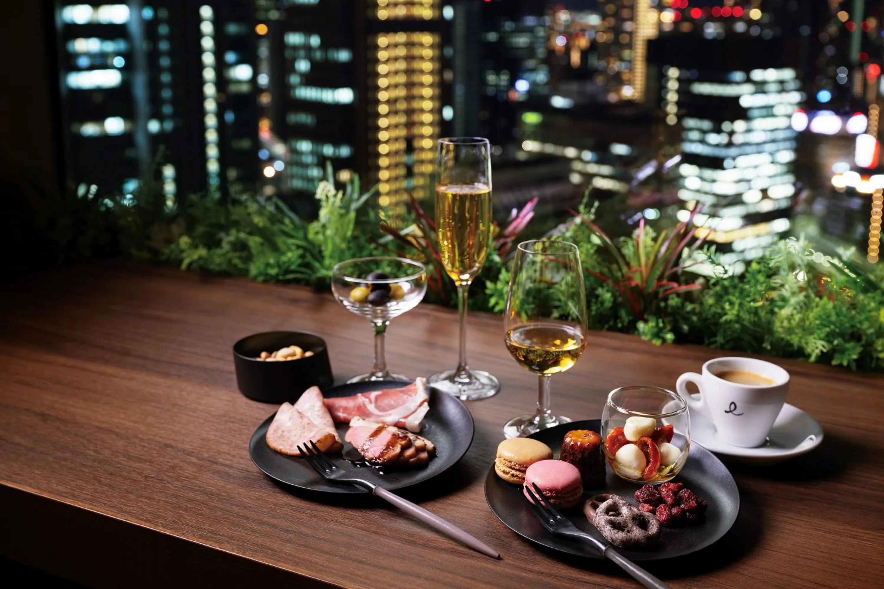 Lounge or bar in Hotel Hankyu GRAN RESPIRE OSAKA