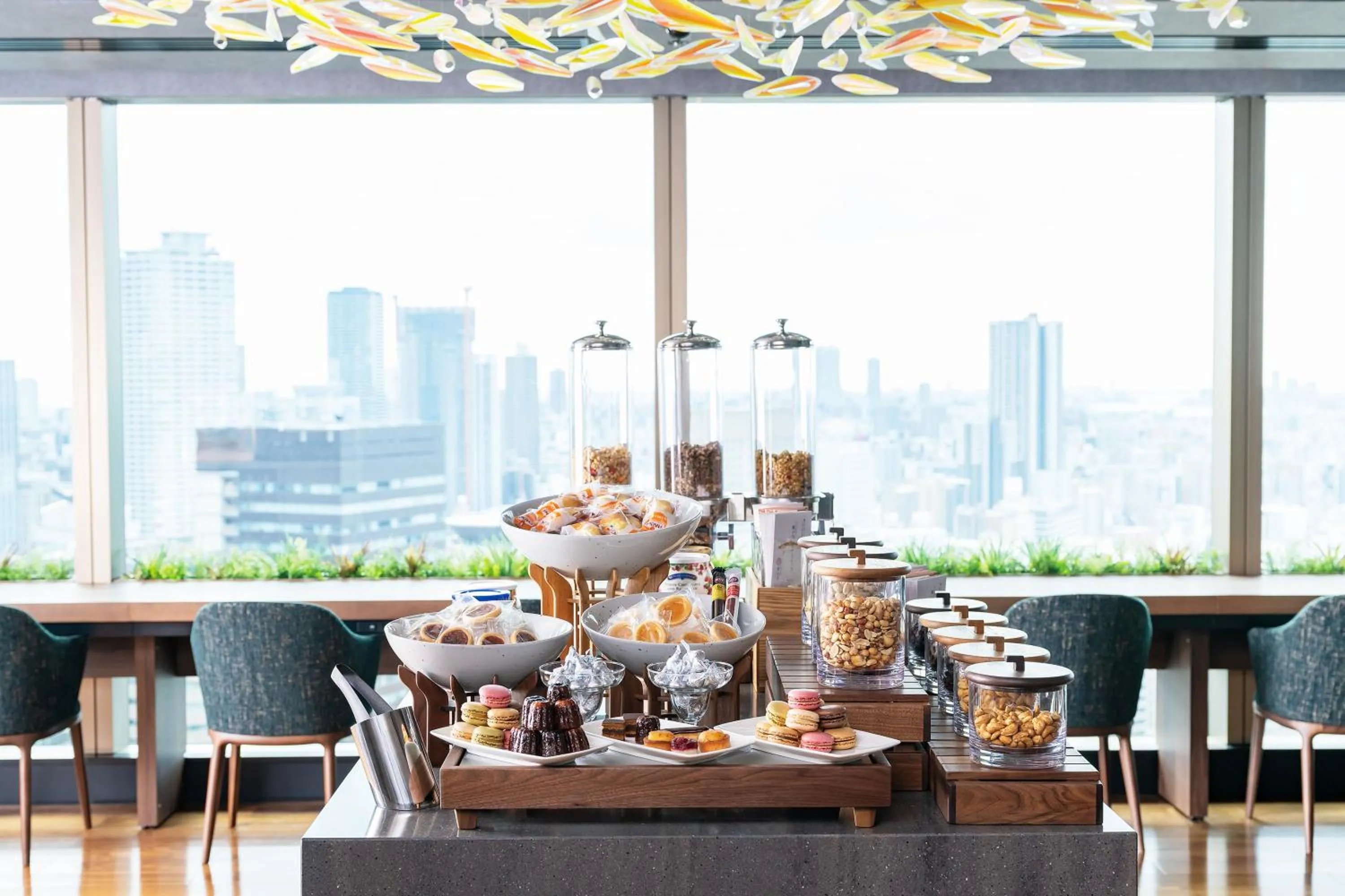 Lounge or bar in Hotel Hankyu GRAN RESPIRE OSAKA