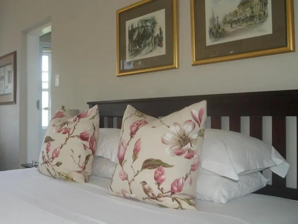 Bed in Chartwell Castle & Guest House