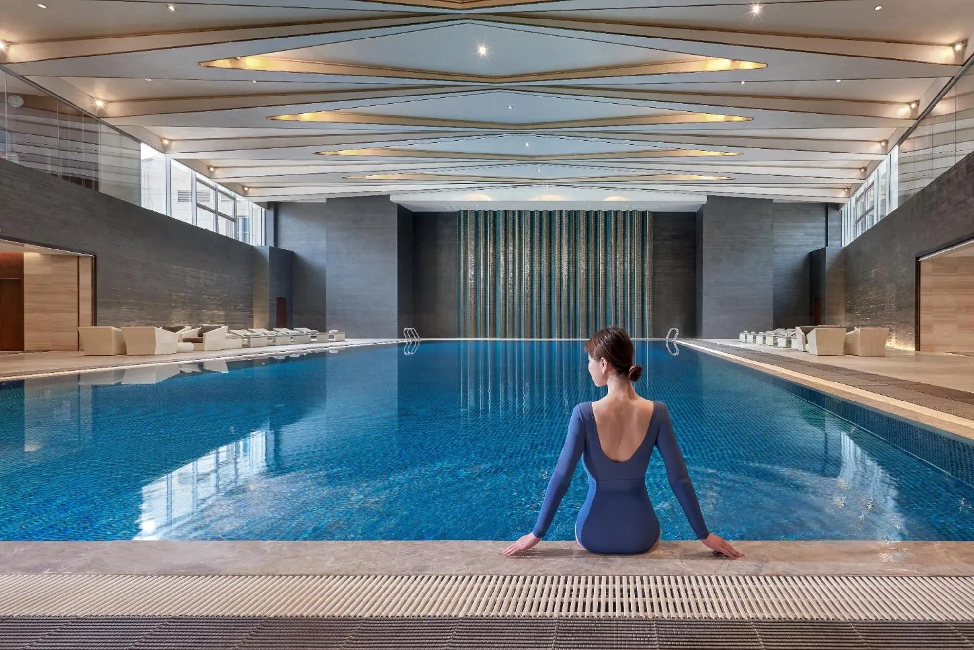 Swimming pool in Sunrise Kempinski Hotel Beijing