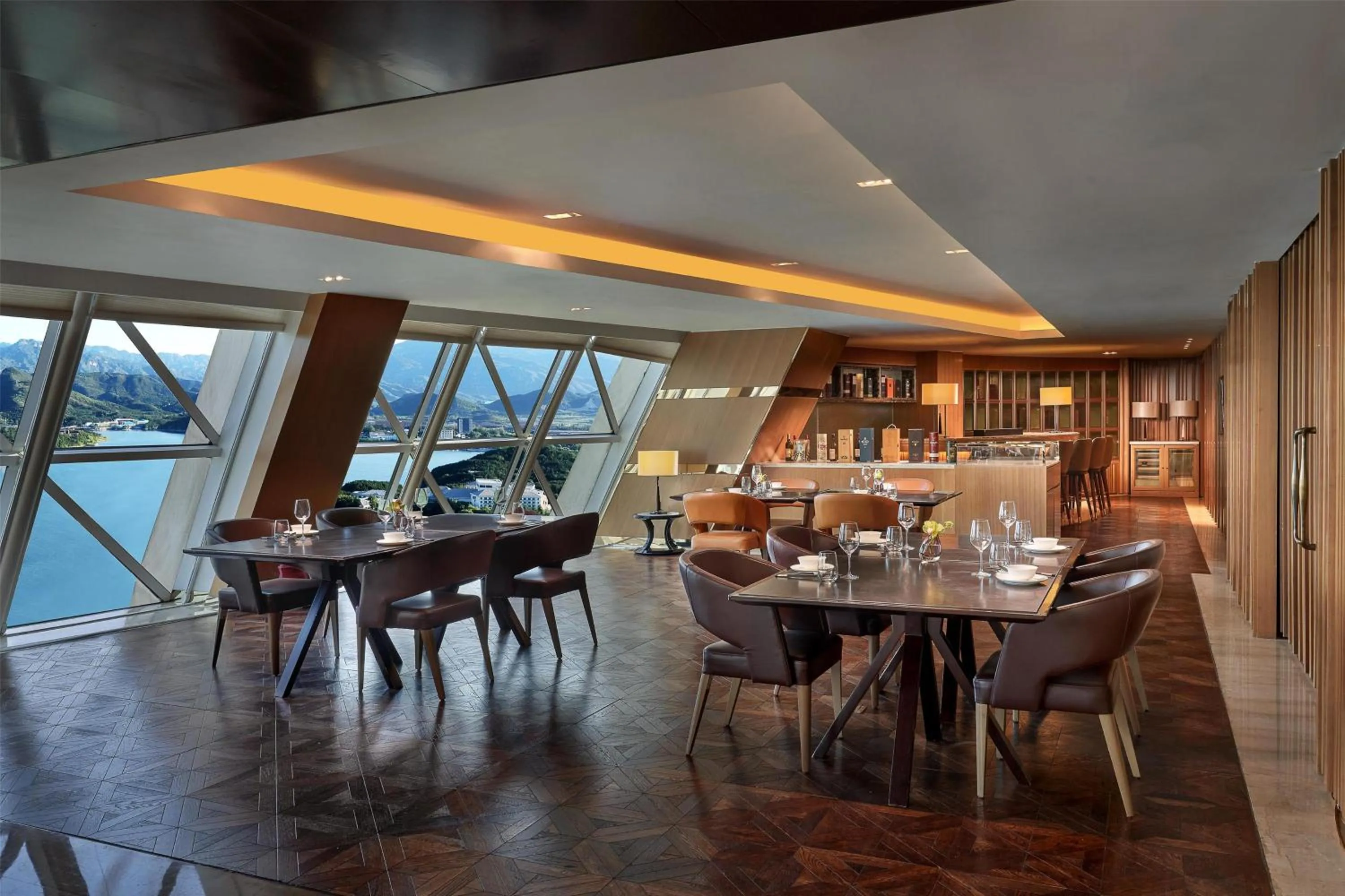 Restaurant/places to eat in Sunrise Kempinski Hotel Beijing