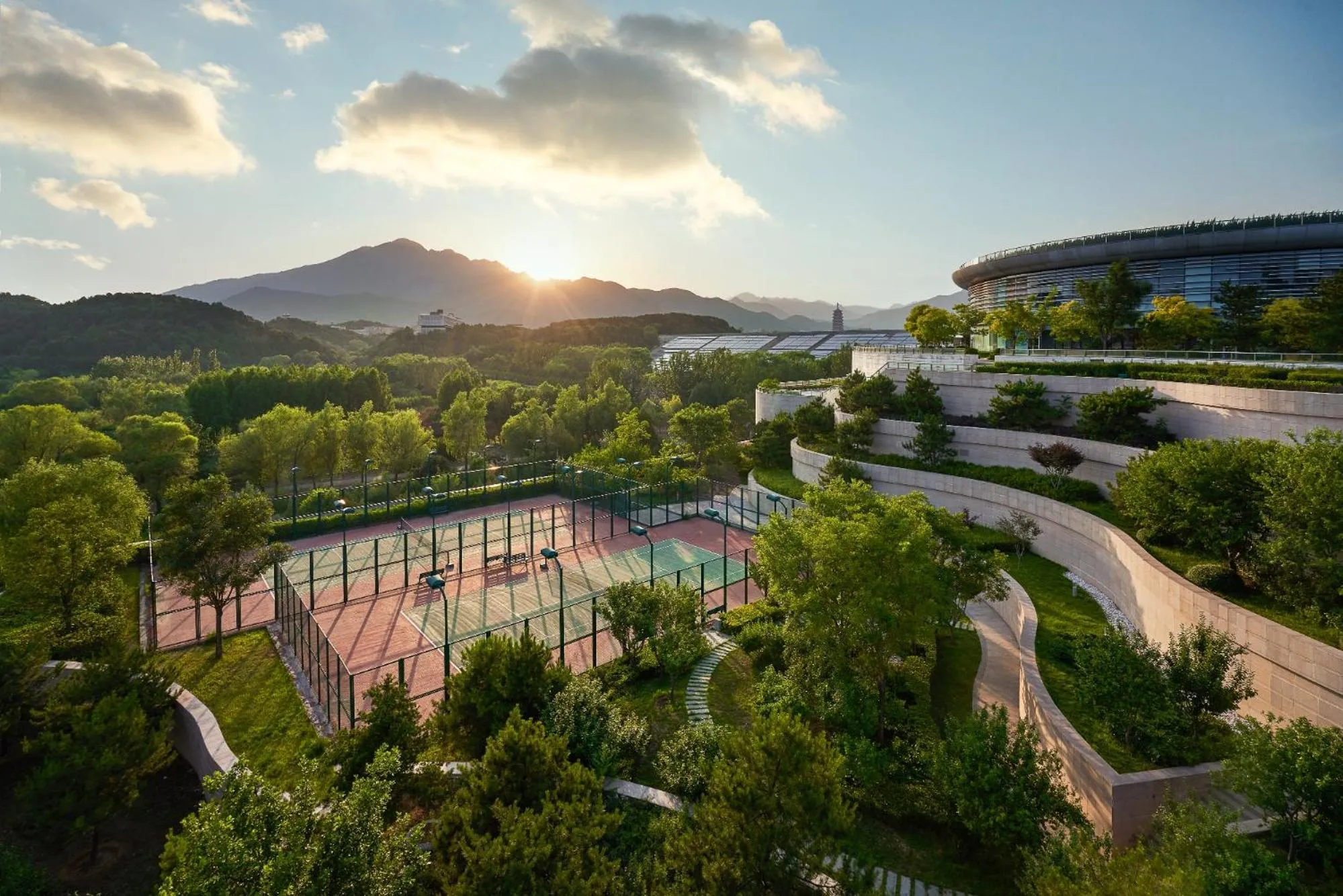 Tennis court in Sunrise Kempinski Hotel Beijing