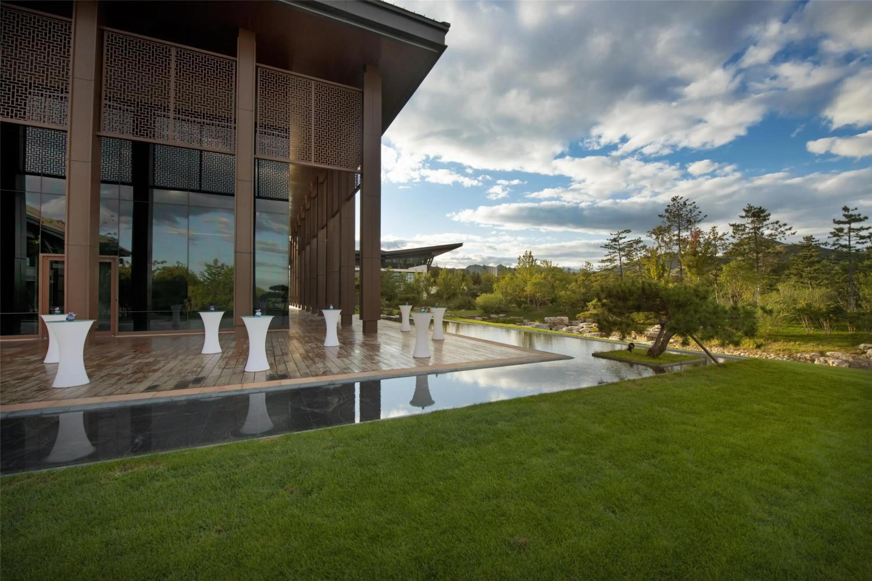 Meeting/conference room in Yanqi Hotel, Managed by Kempinski