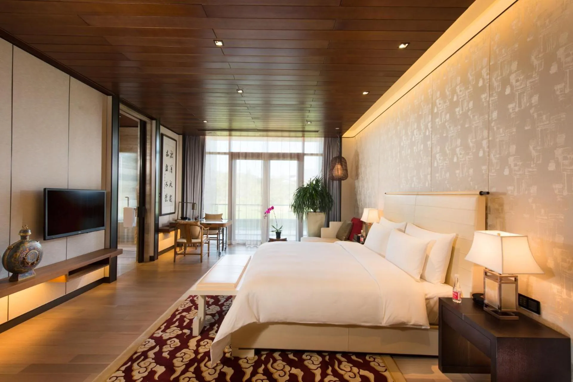 Photo of the whole room, Bed in Yanqi Hotel, Managed by Kempinski