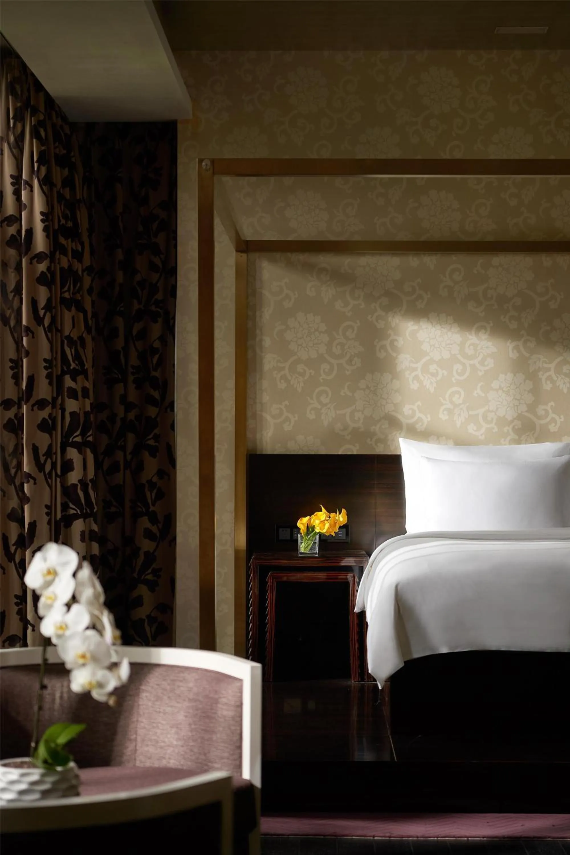 Photo of the whole room, Bed in Yanqi Hotel, Managed by Kempinski